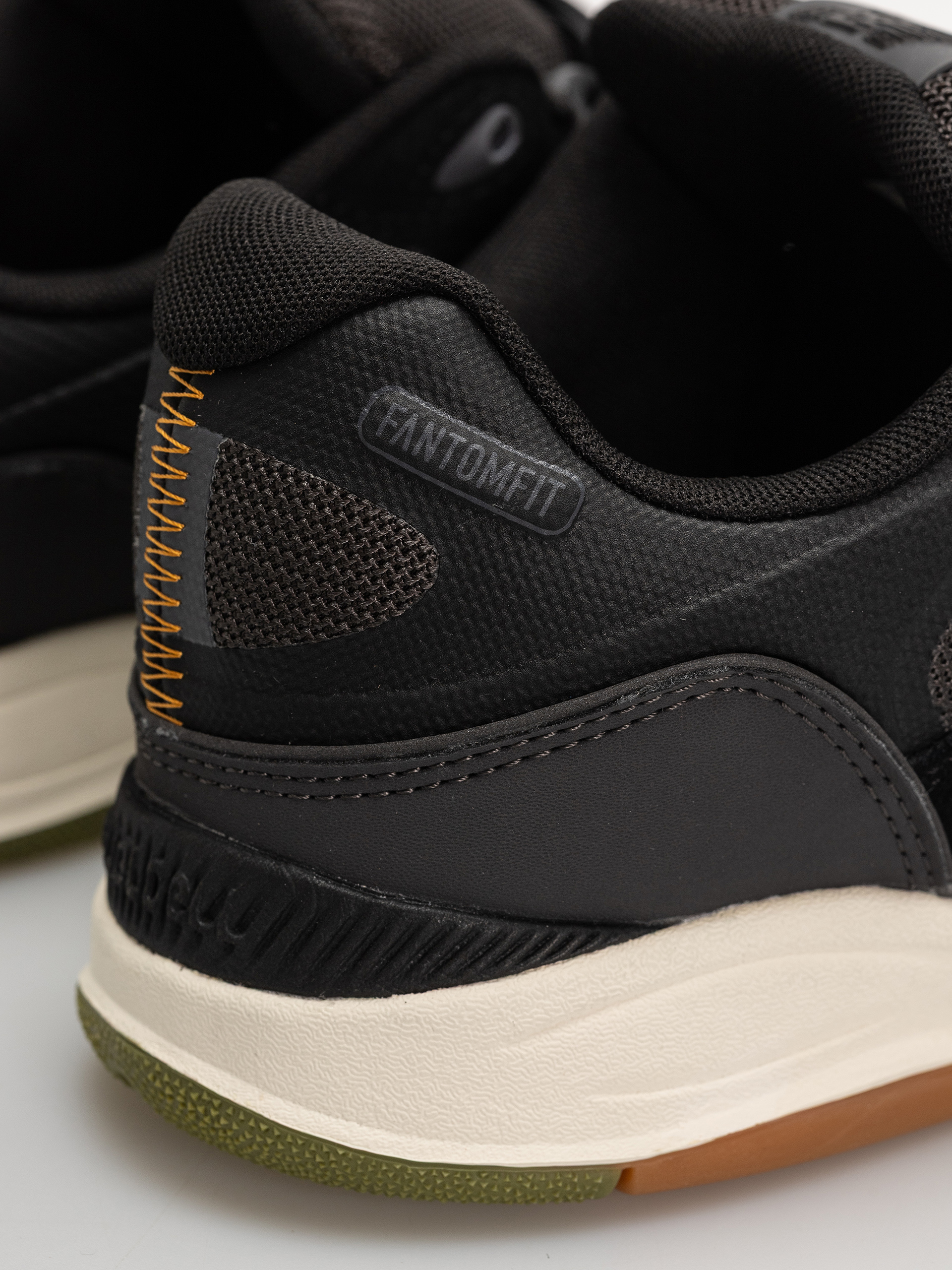 Обувки New Balance 1010 (black/dark olivine)
