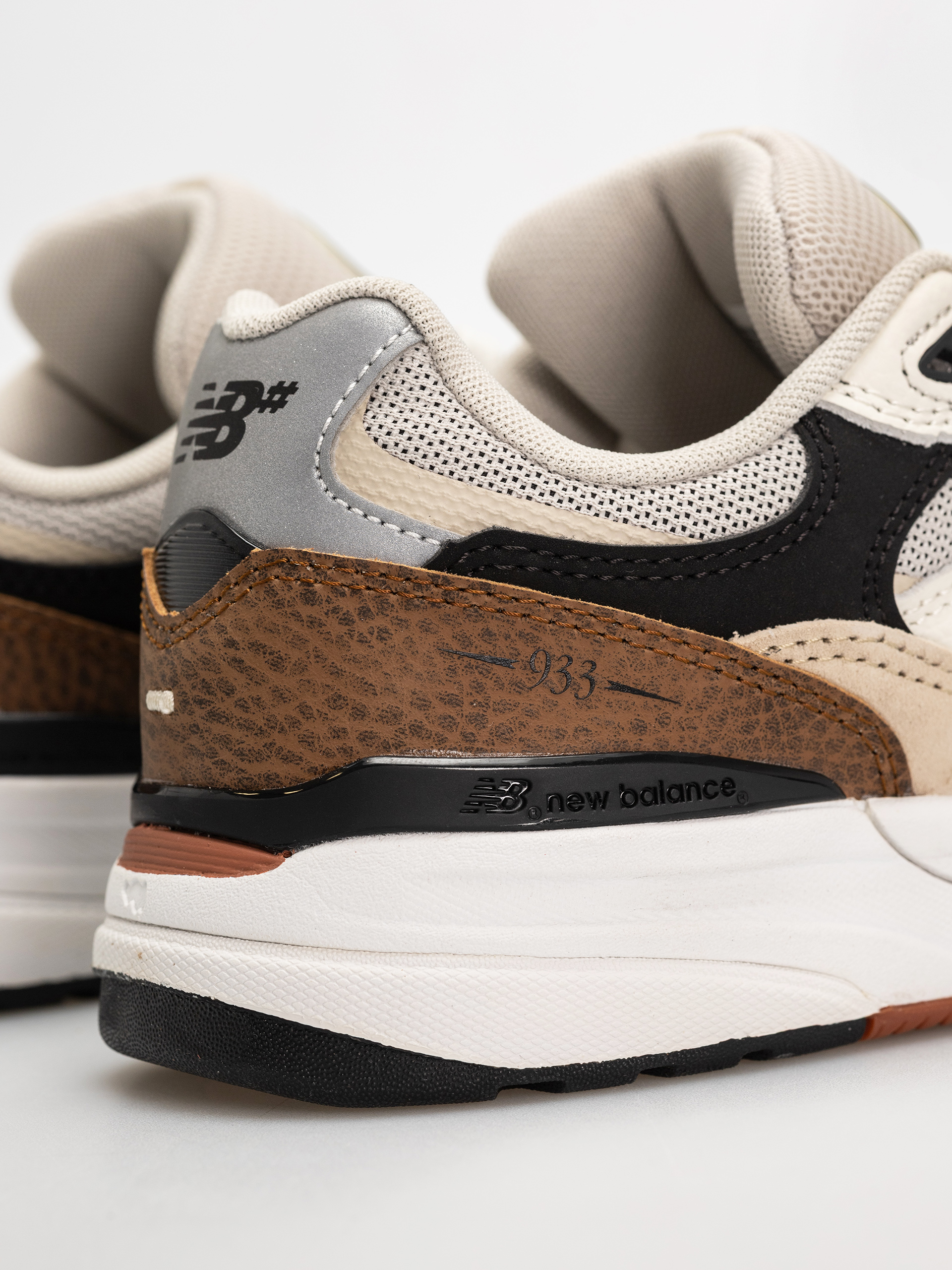 Обувки New Balance 933 (quicksand/sea salt)