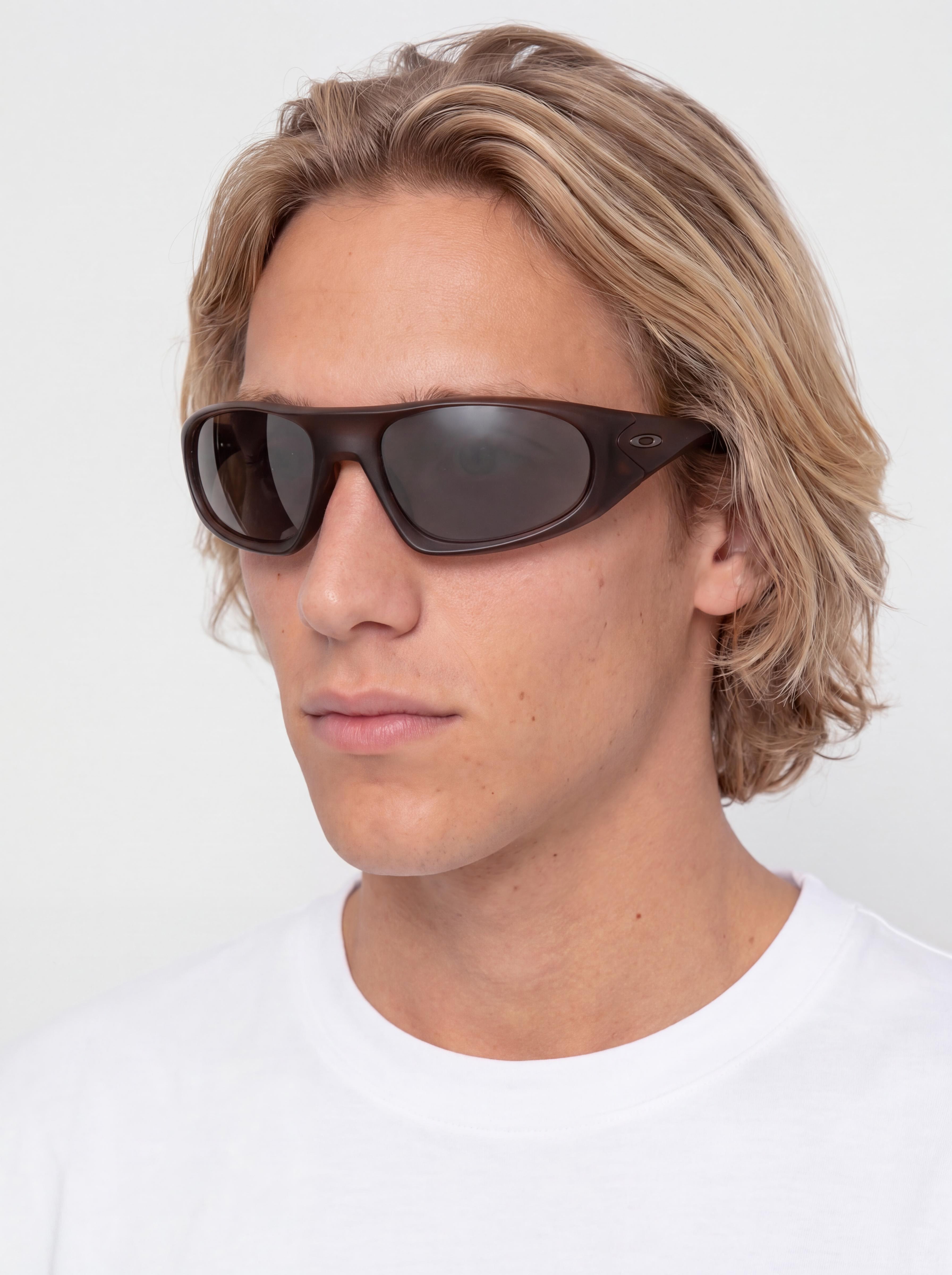 Слънчеви очила Oakley Neoforma