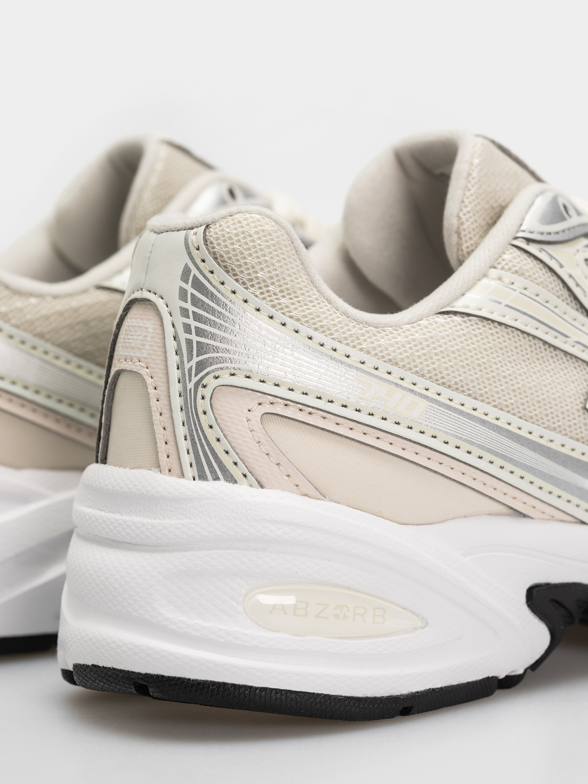Обувки New Balance 740 JR (turtledove/linen)