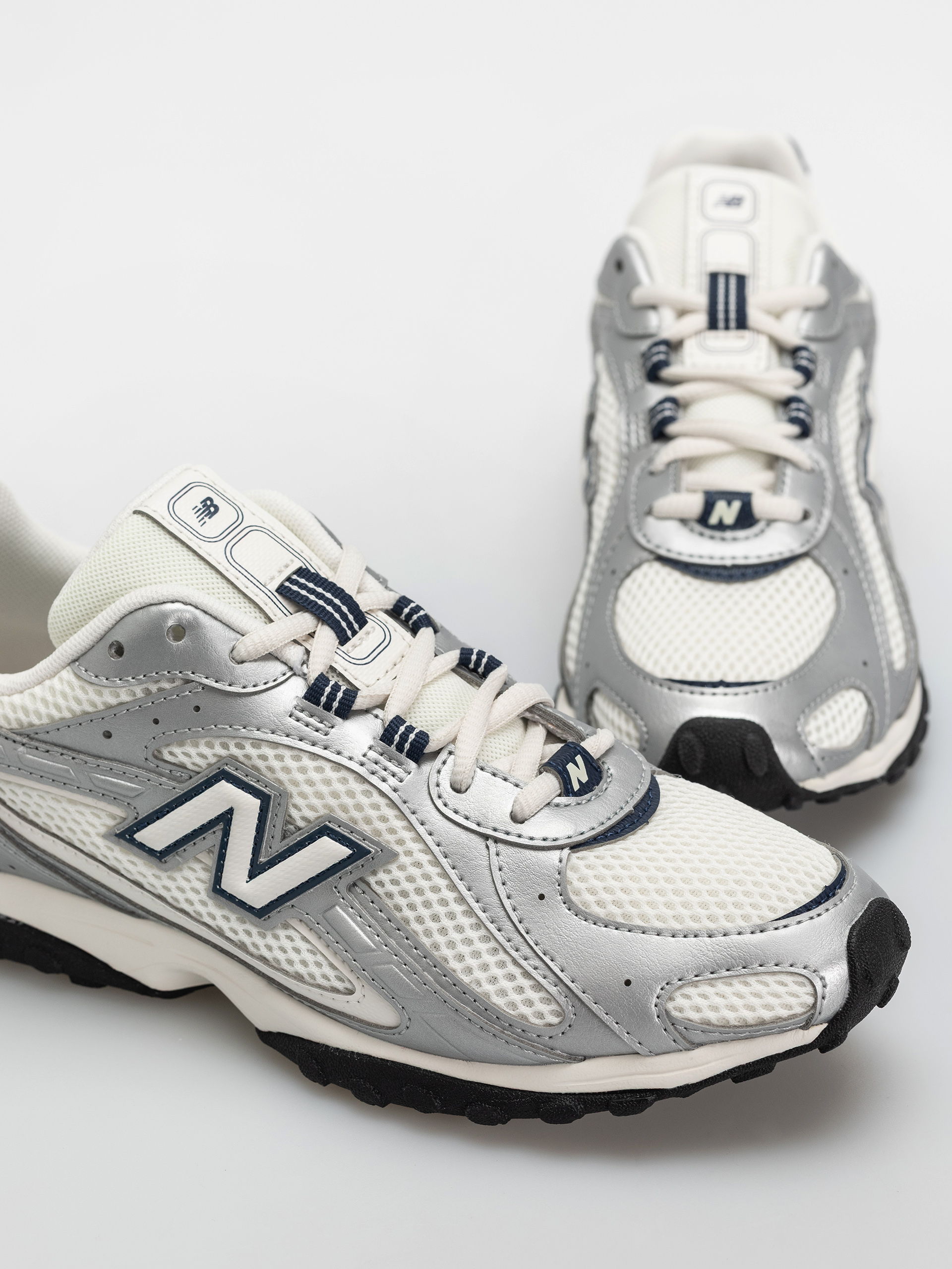 Обувки New Balance 204L (sea salt/silver metallic/nb navy)