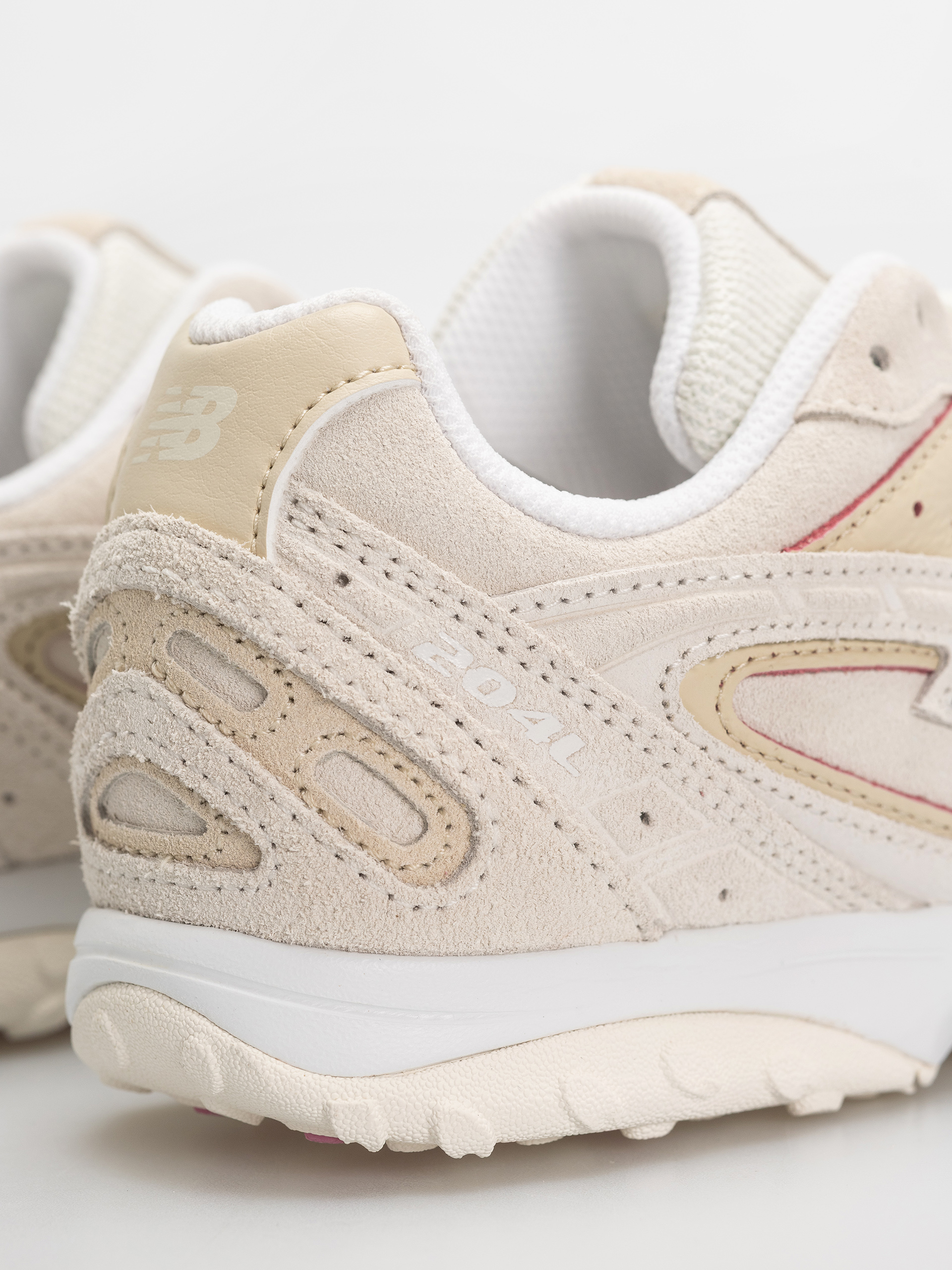 Обувки New Balance 204L (sea salt/bone/pink eraser)