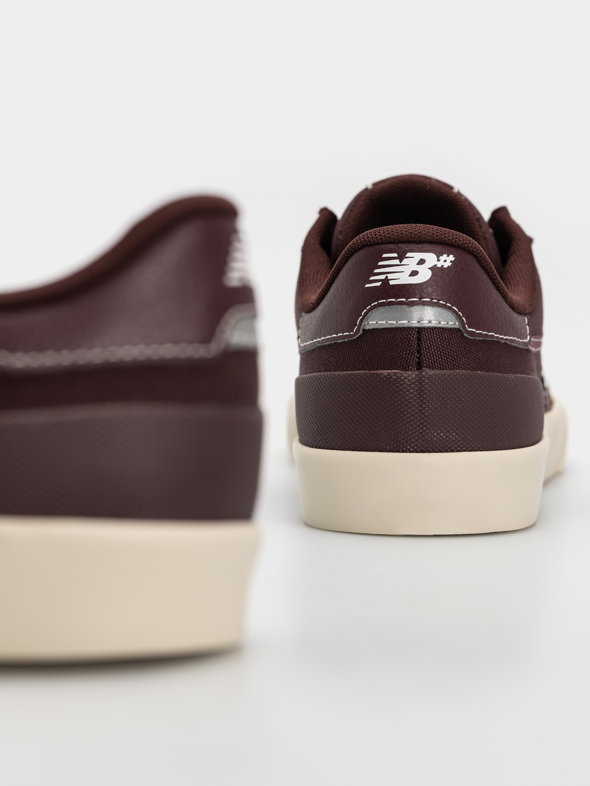 Обувки New Balance 272 (cherry leather/white)