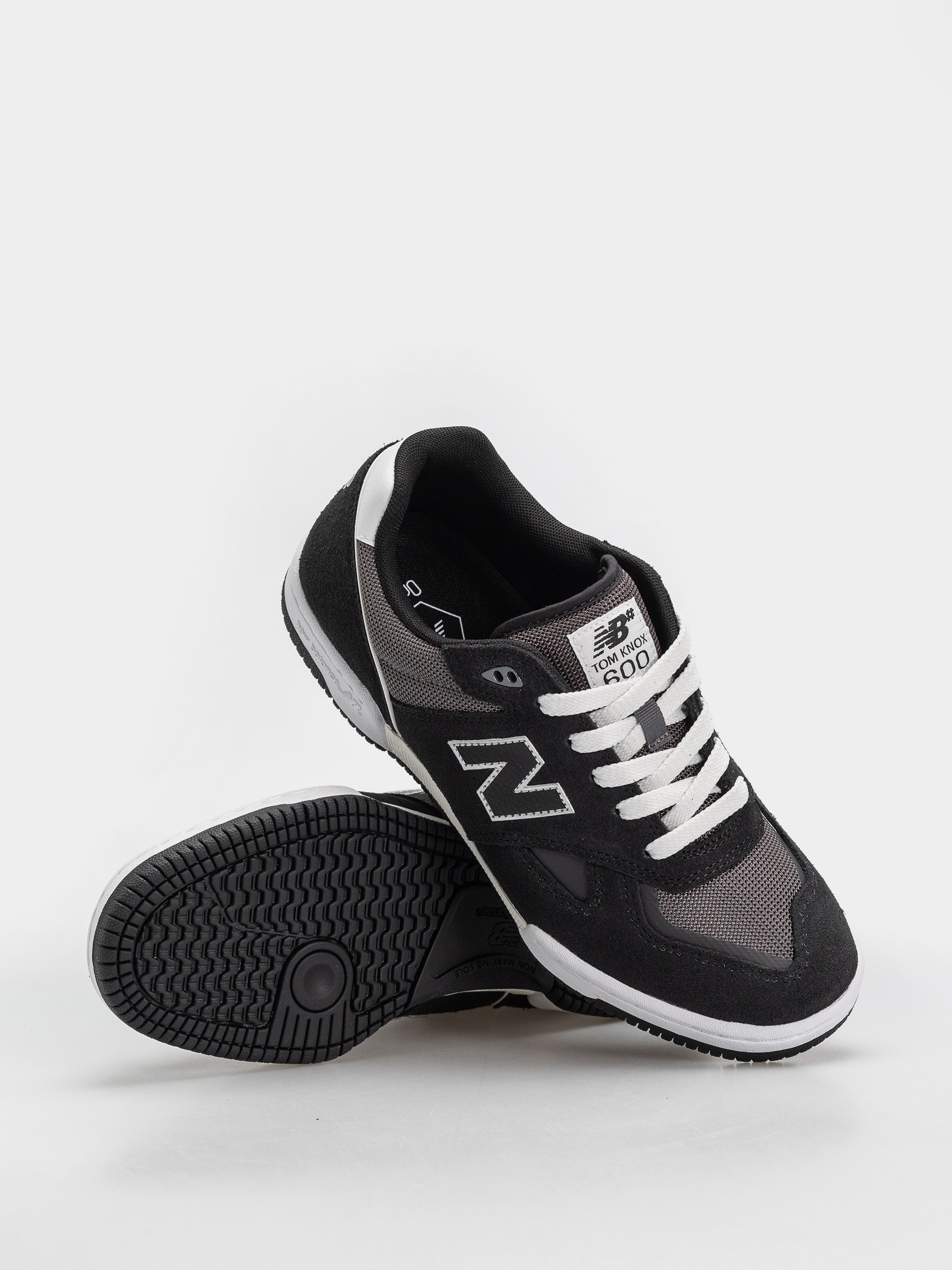 Обувки New Balance 600 (black/castlerock)