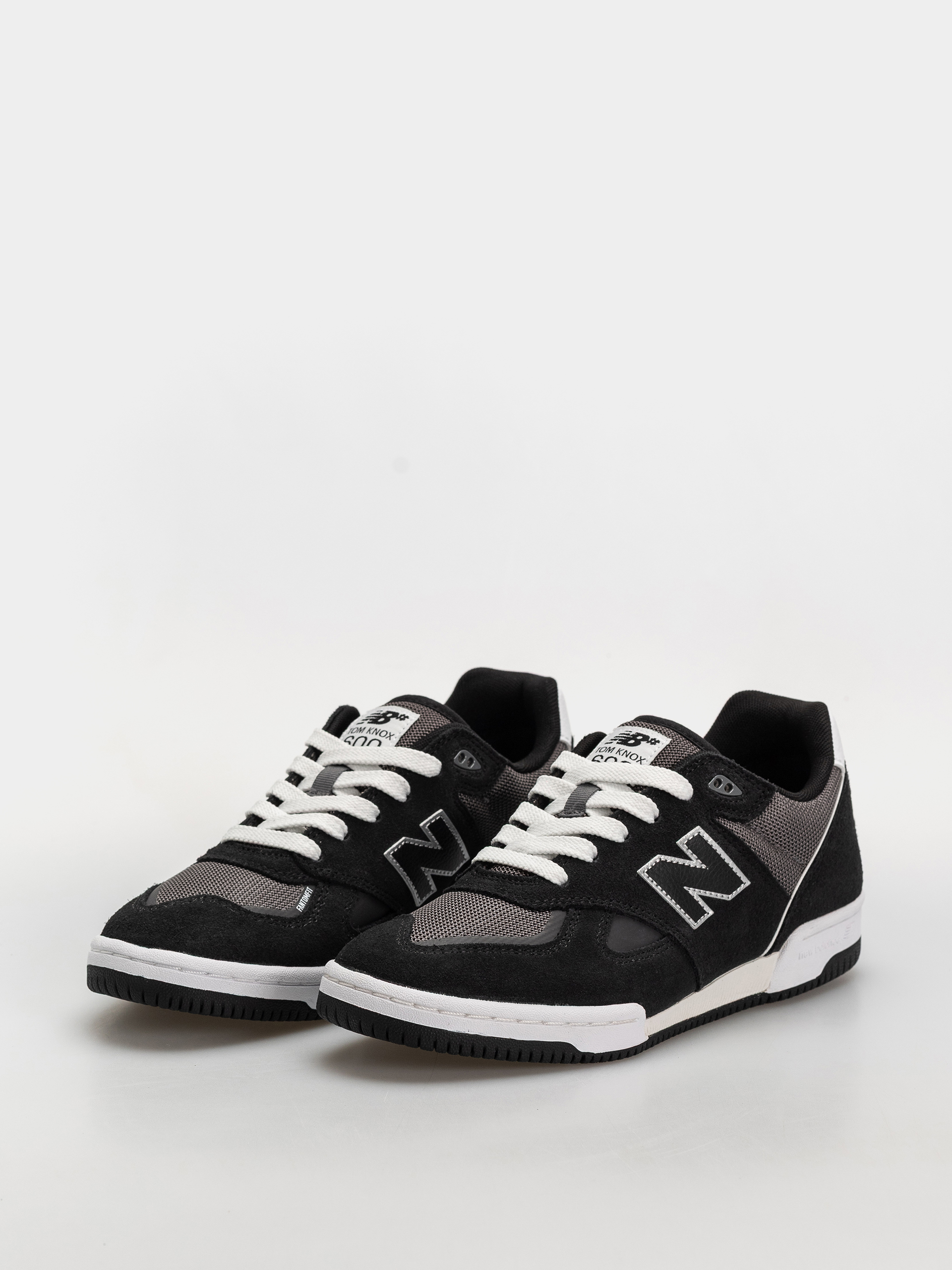 Обувки New Balance 600 (black/castlerock)