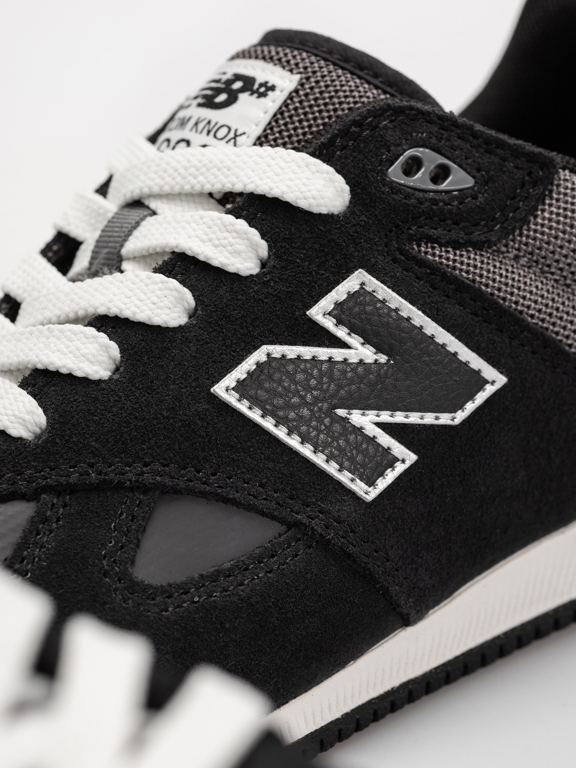 Обувки New Balance 600 (black/castlerock)