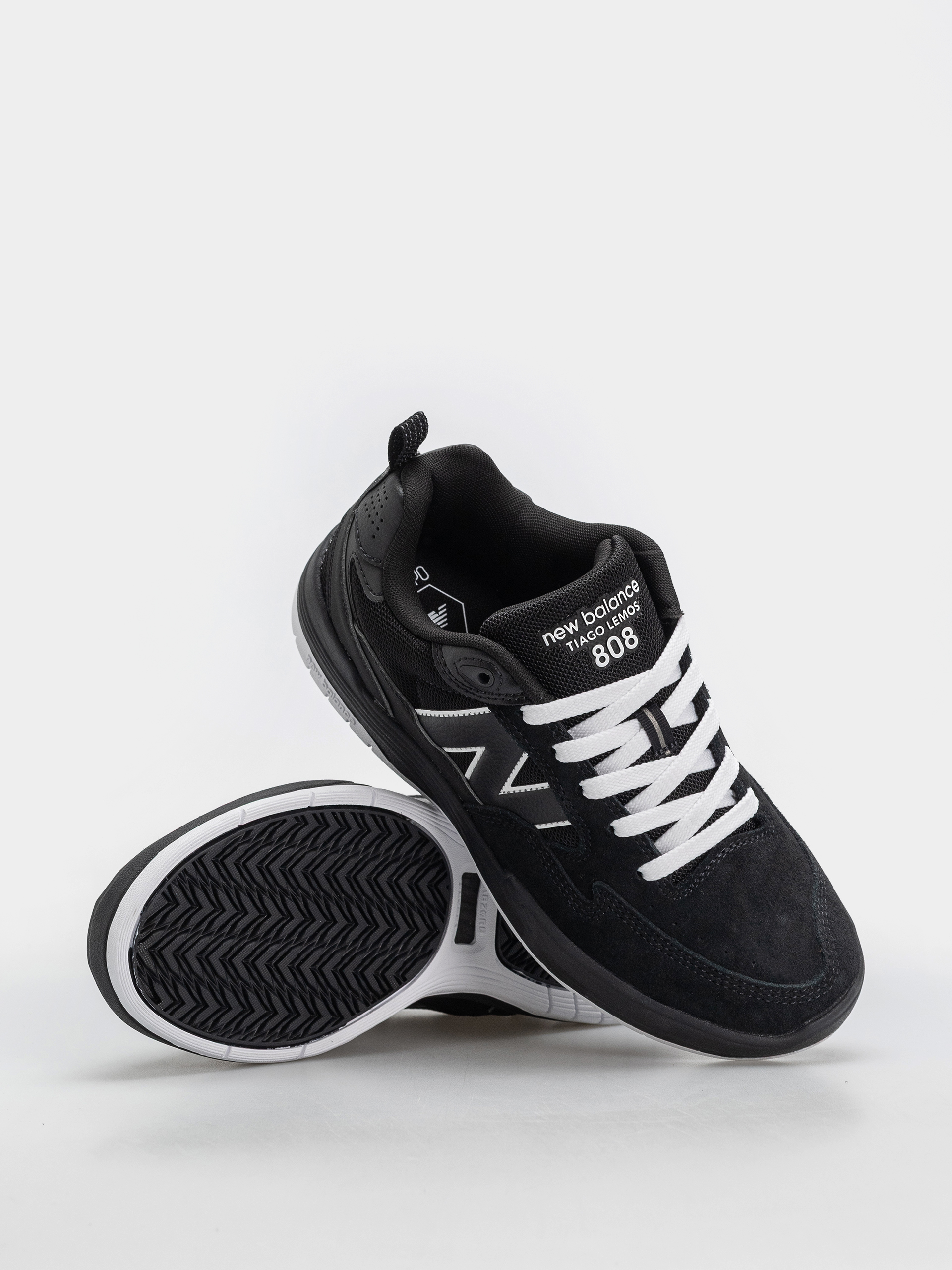 Обувки New Balance 808 (black/white)