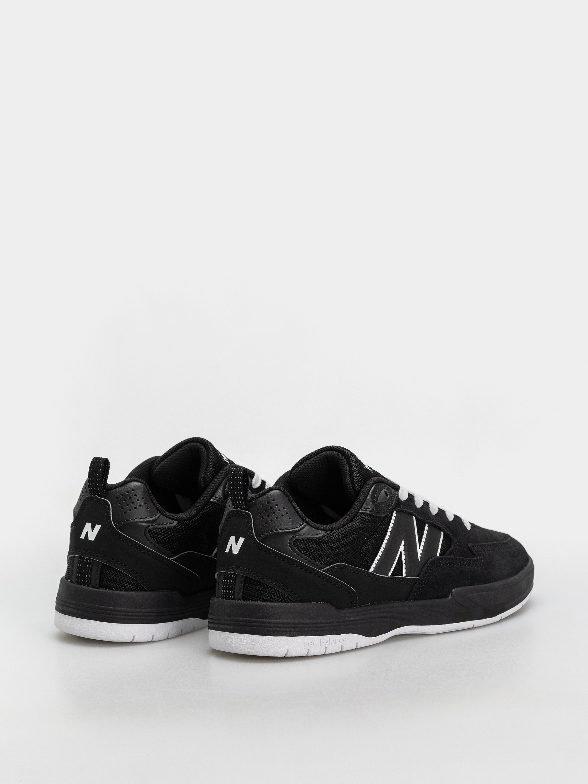 Обувки New Balance 808 (black/white)