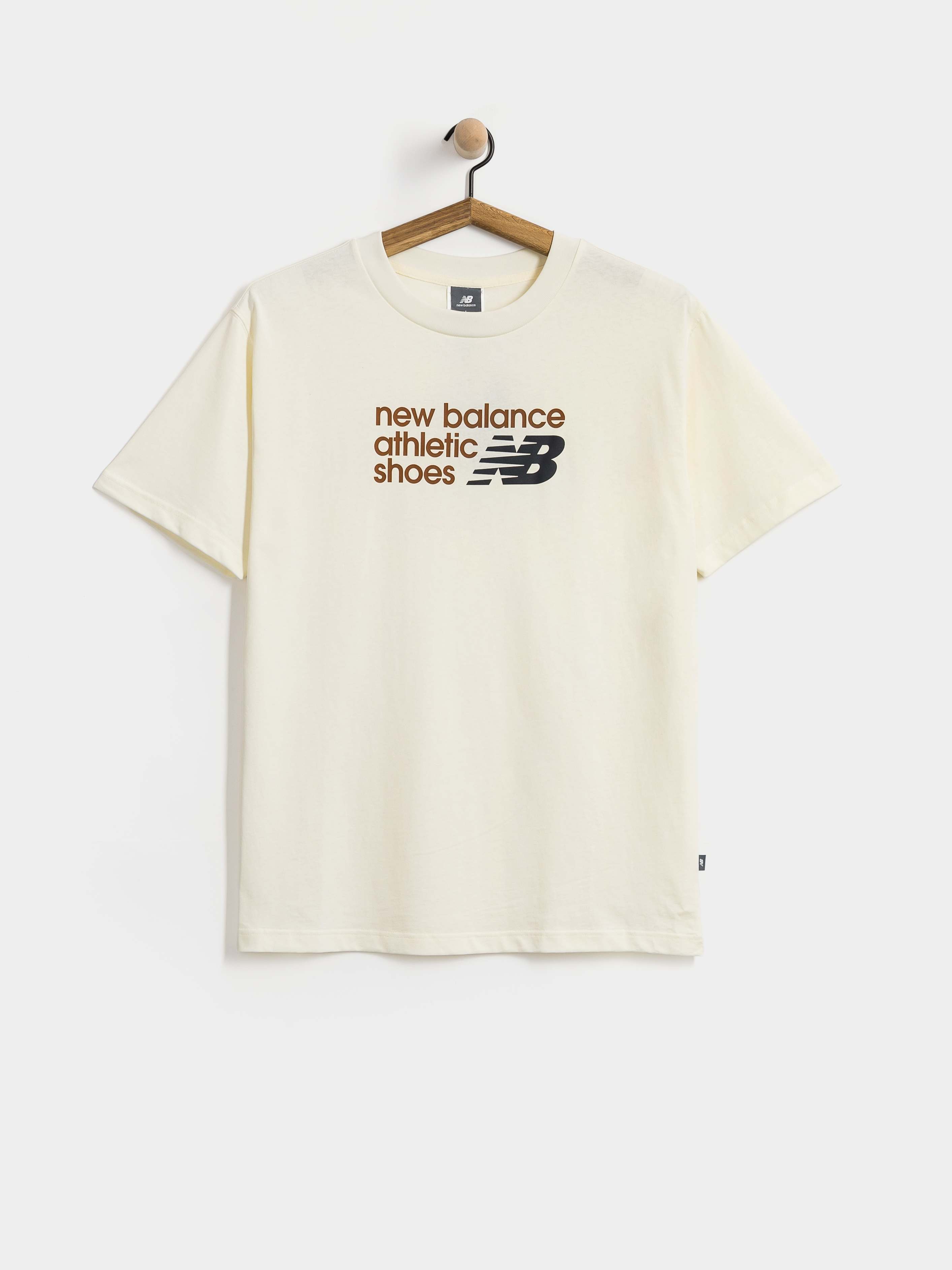 Тениска New Balance Athletics Premium Relaxed Chest Logo (angora)