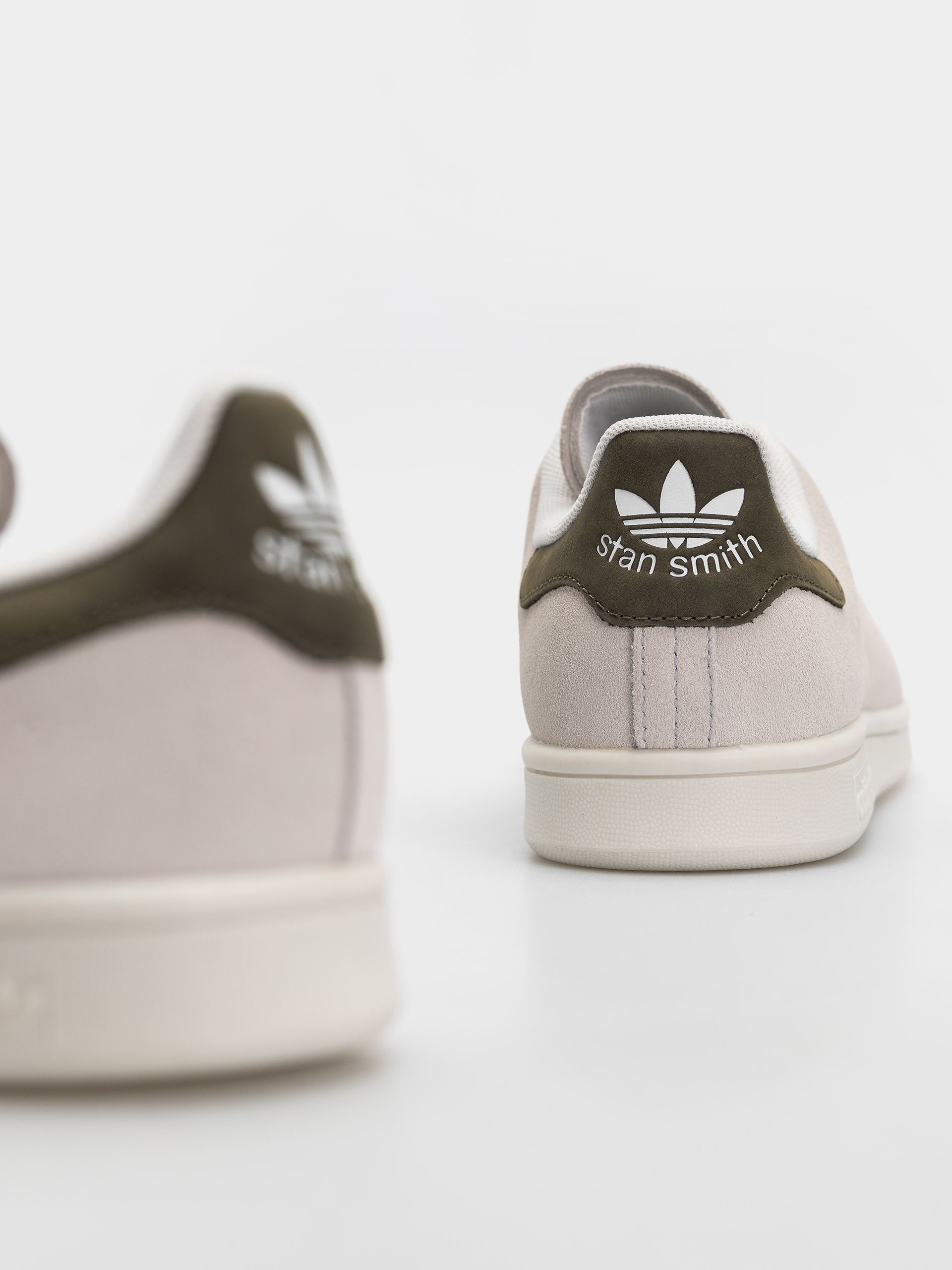 Обувки adidas Stan Smith Adv (crywht/olistr/goldmt)