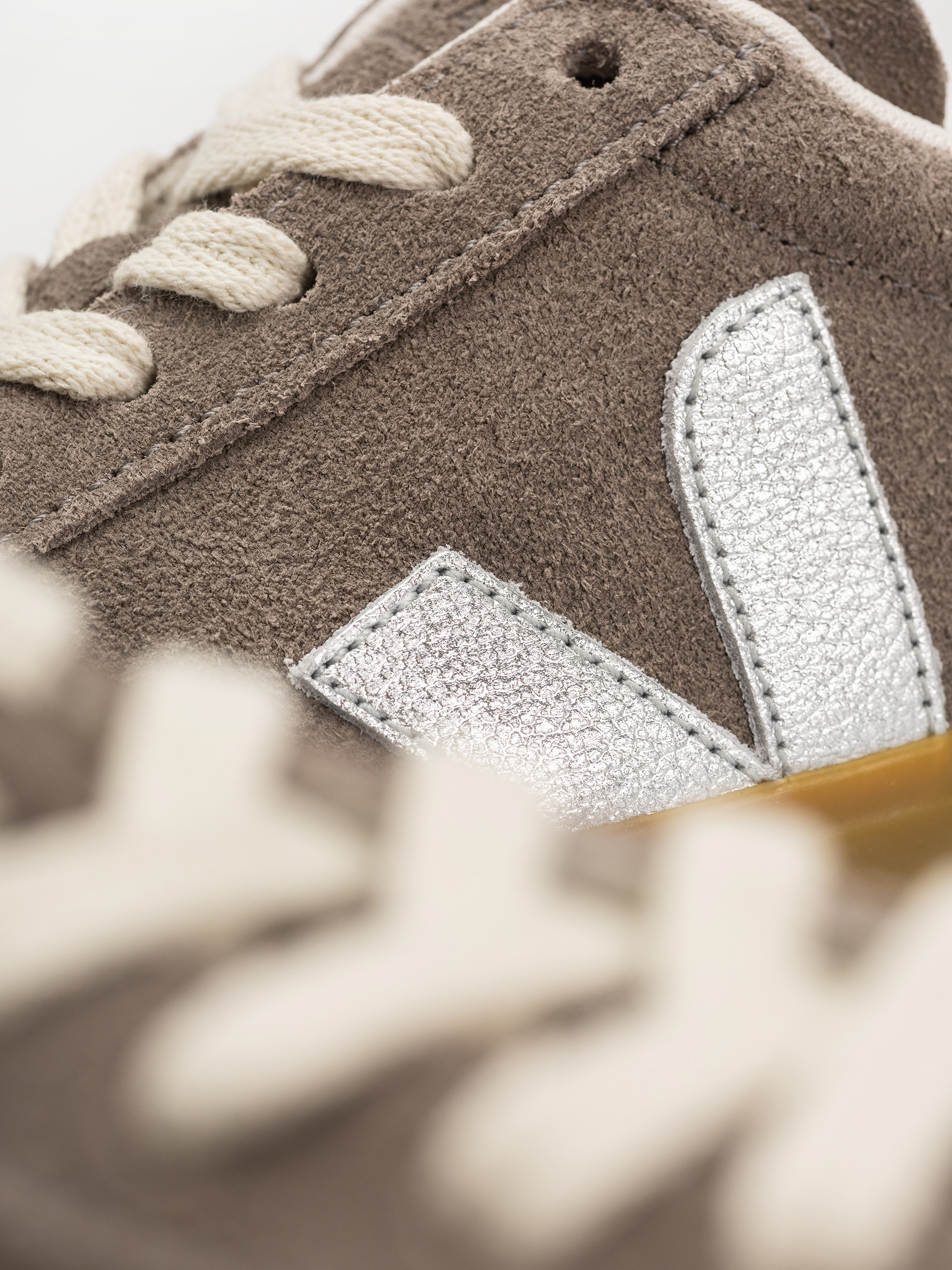 Обувки Veja Campo Wmn (moonrock silver natural)