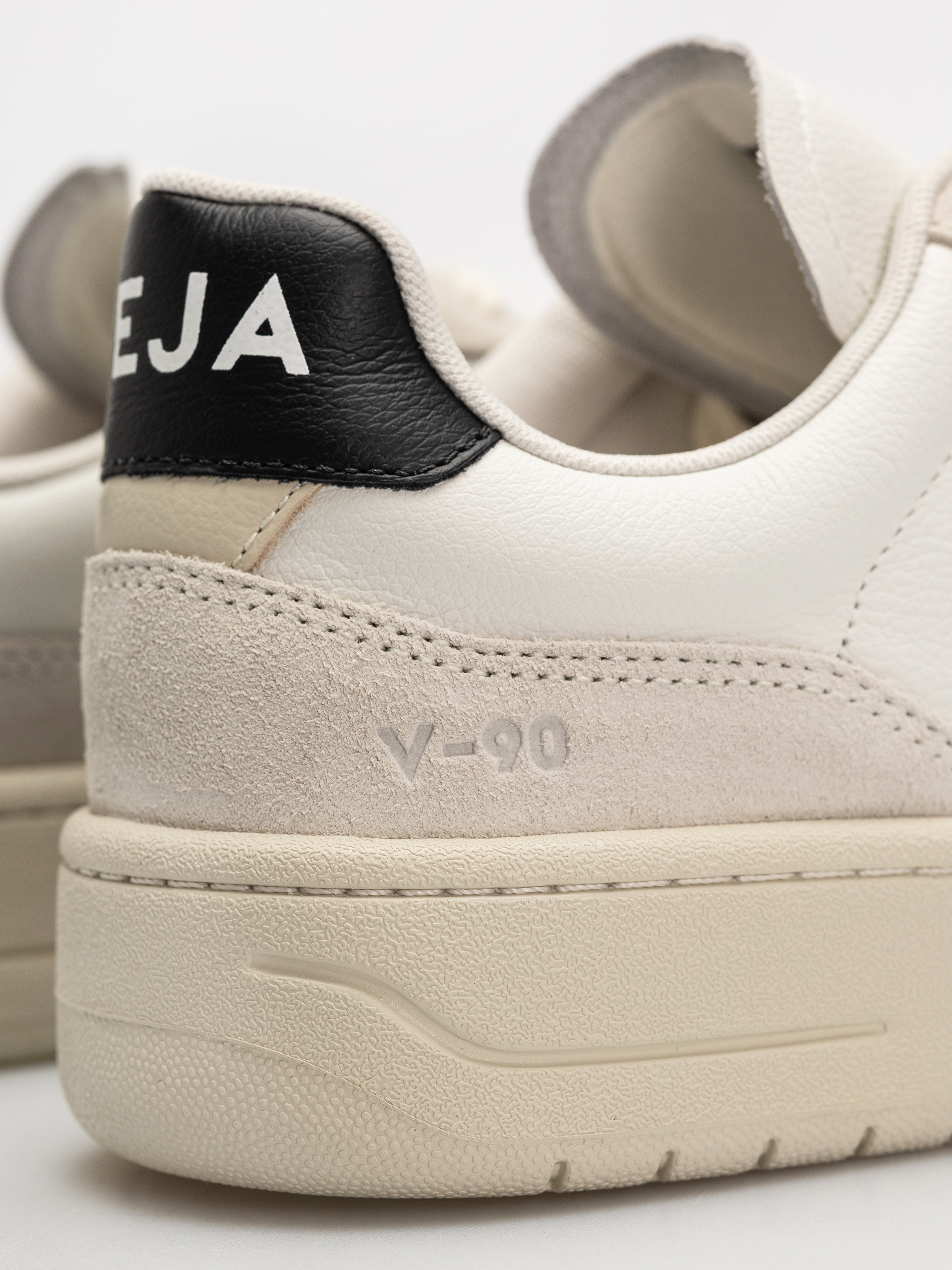 Обувки Veja V 90 (white black)