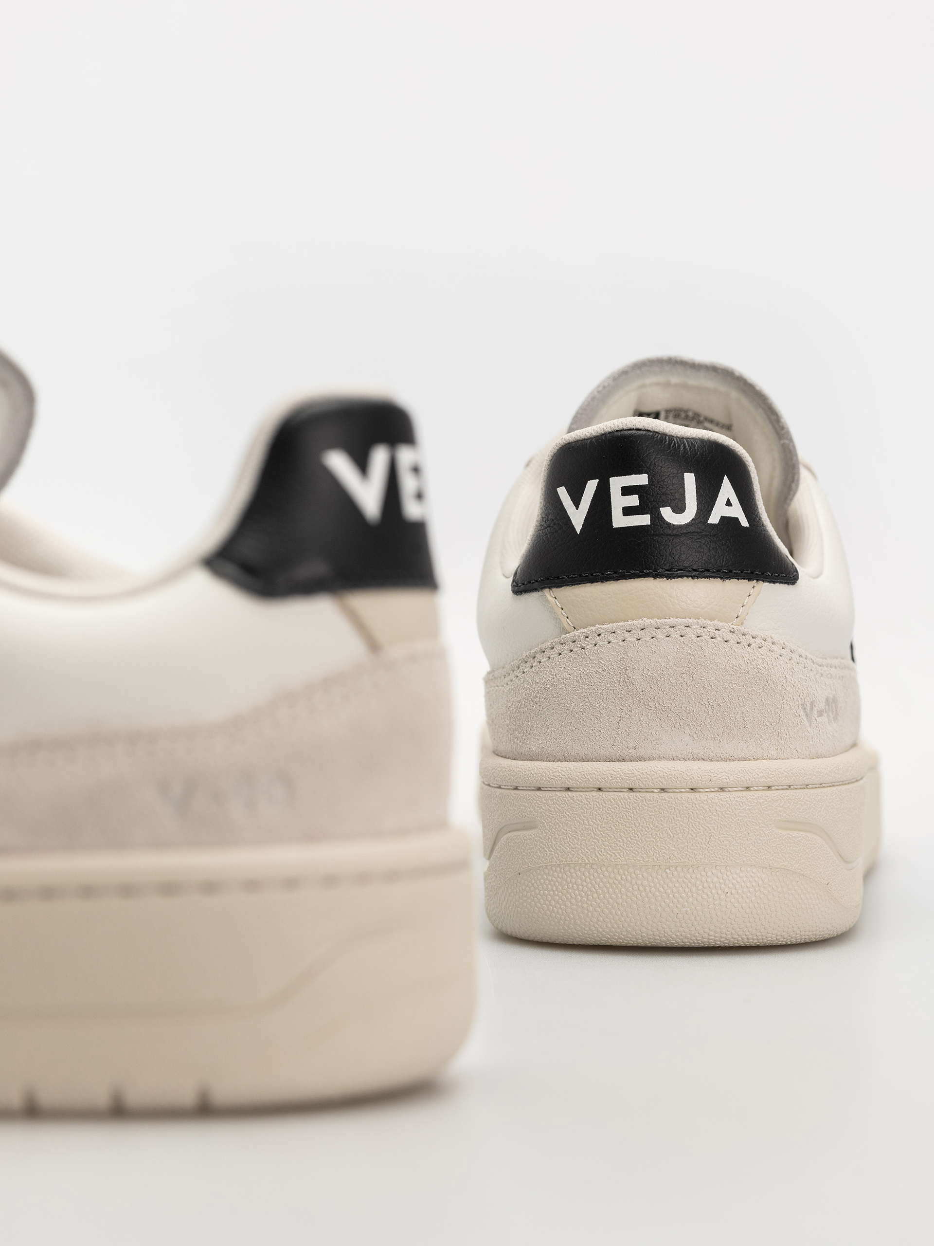 Обувки Veja V 90 (white black)