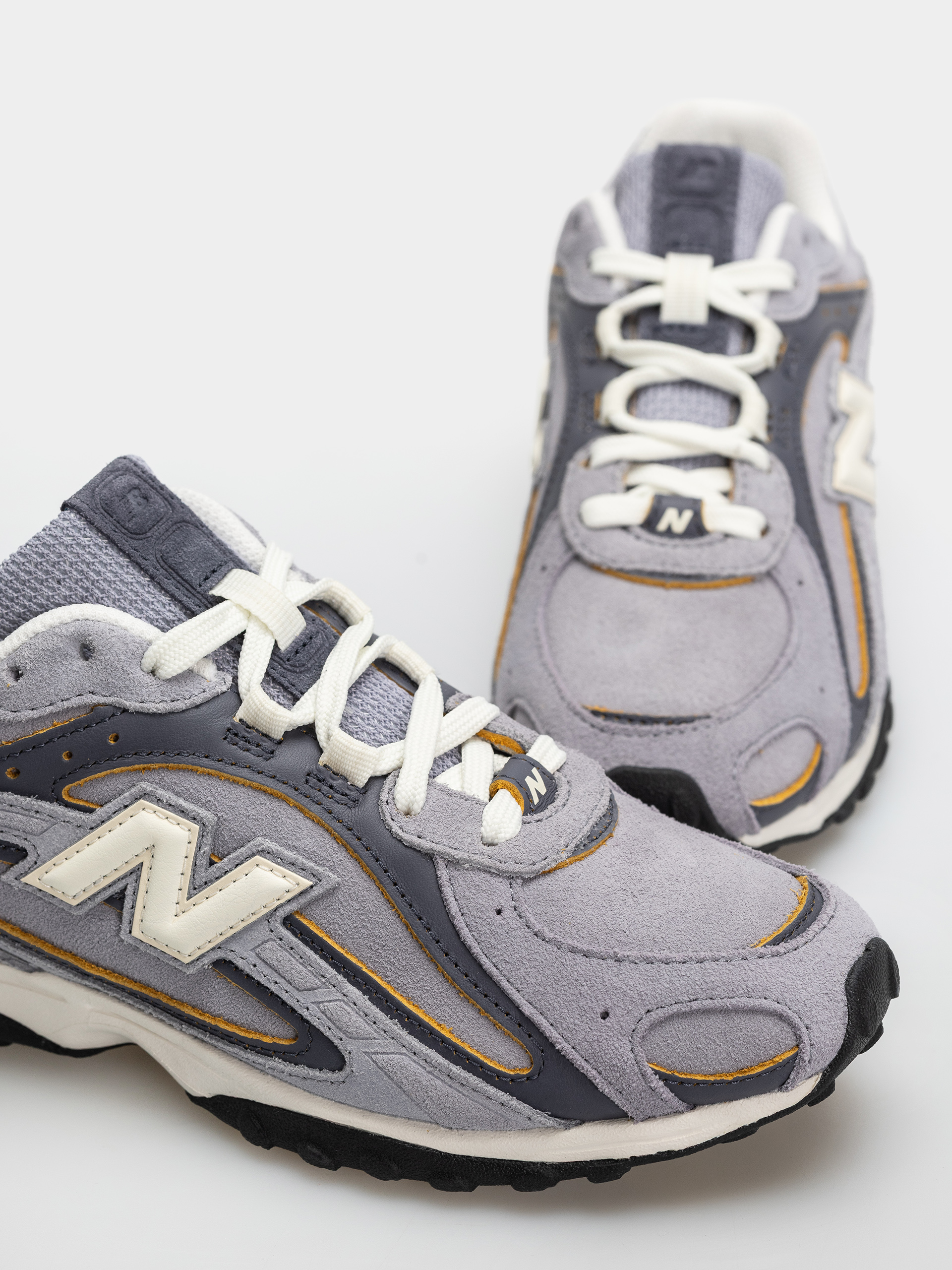 Обувки New Balance 204L (digital mist/meteorite/light mars yellow)