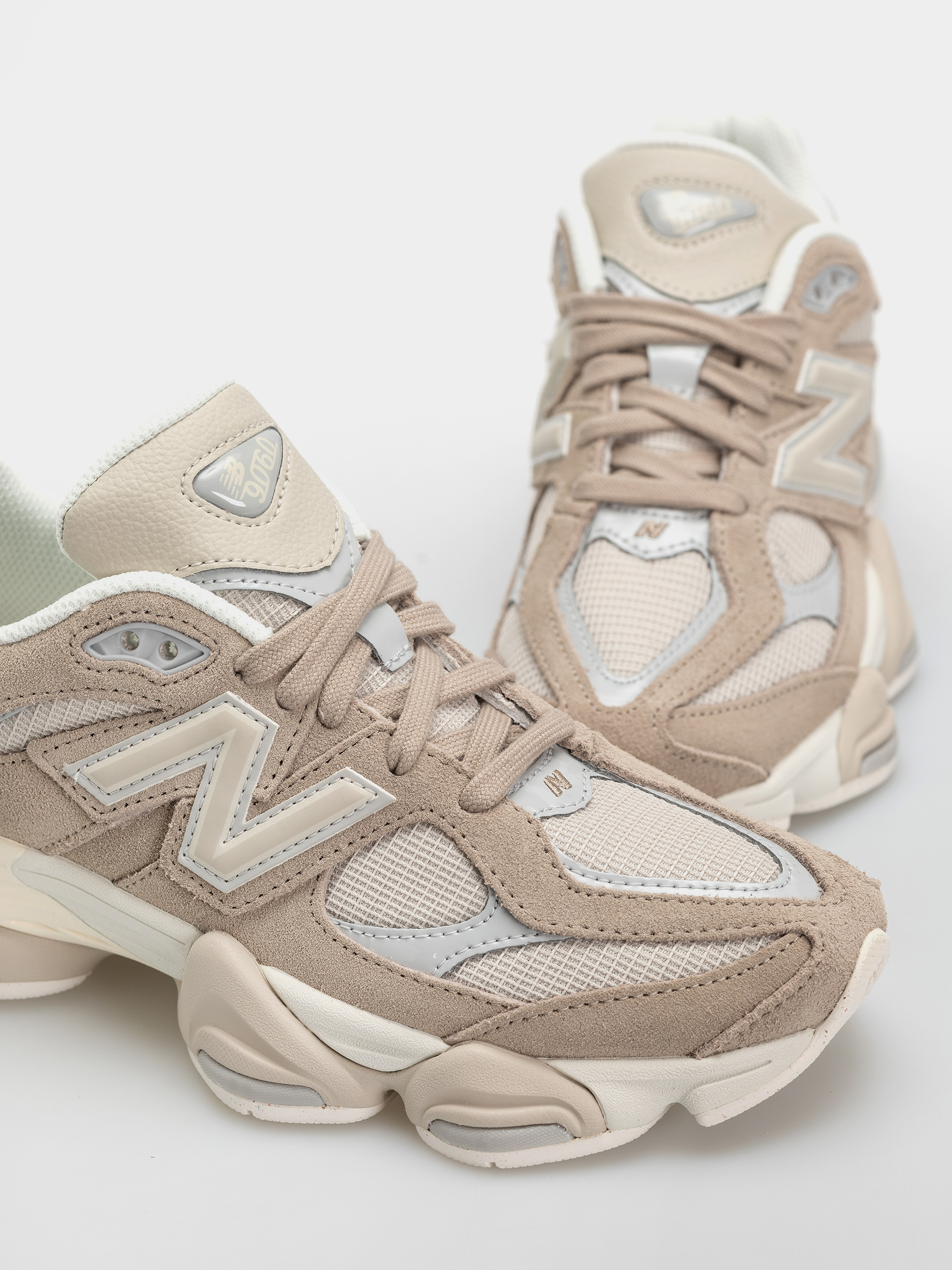 Обувки New Balance 9060 (driftwood/timberwolf)