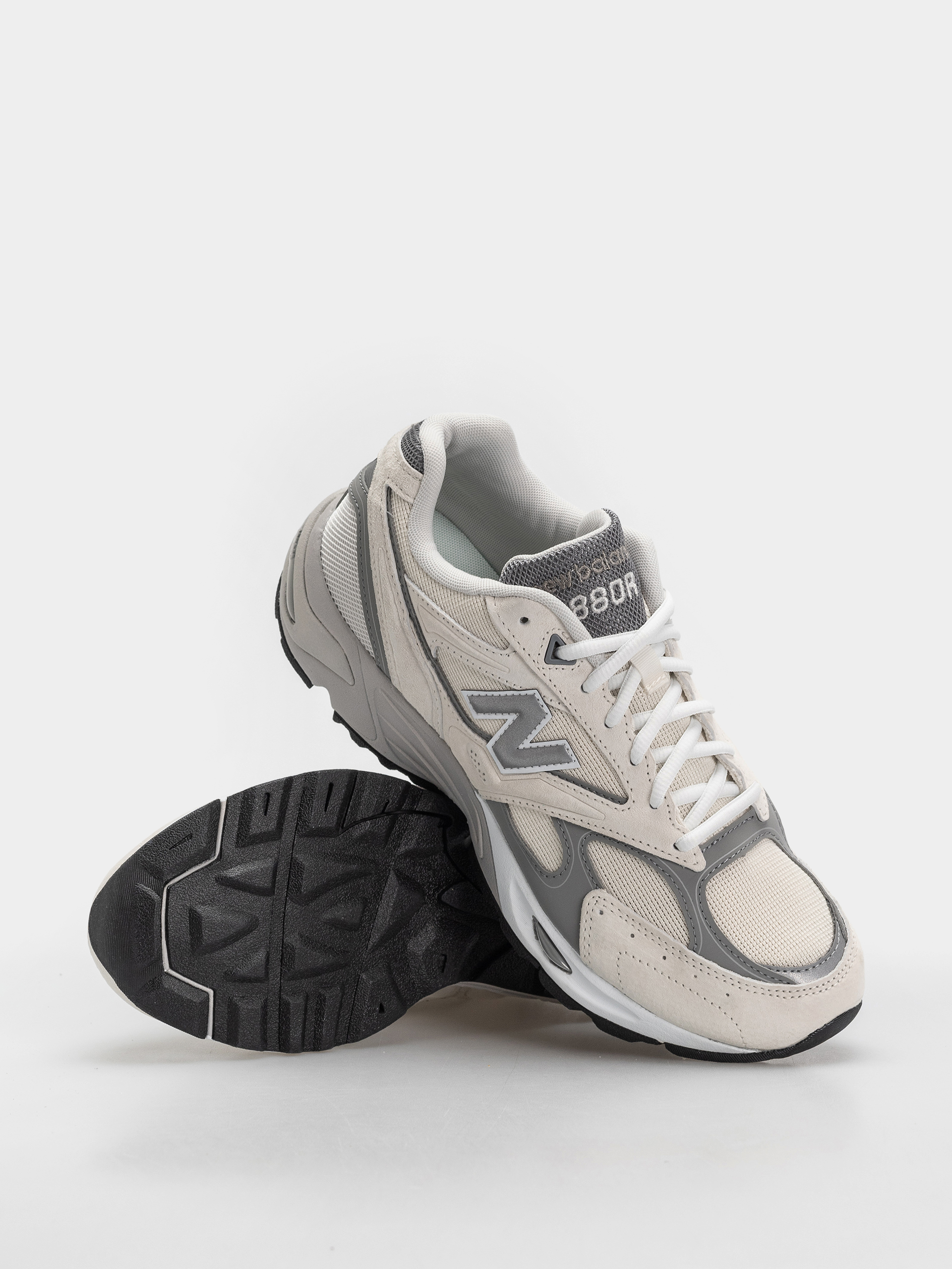 Обувки New Balance 880R (sea salt/slate grey)