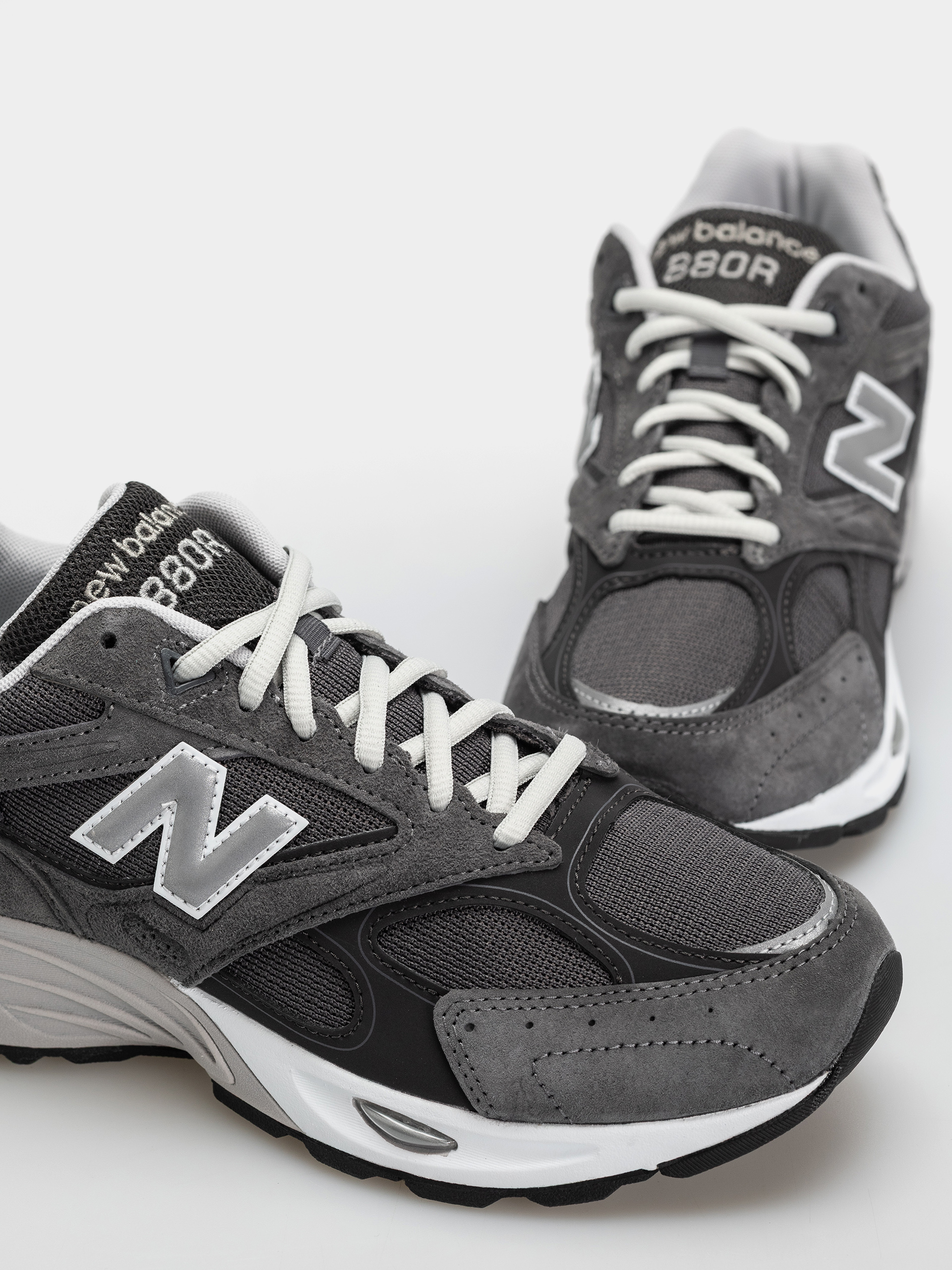Обувки New Balance 880R (slate grey/magnet)