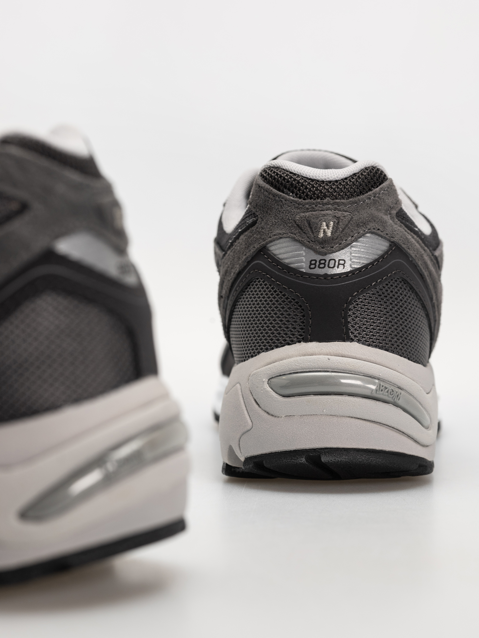 Обувки New Balance 880R (slate grey/magnet)