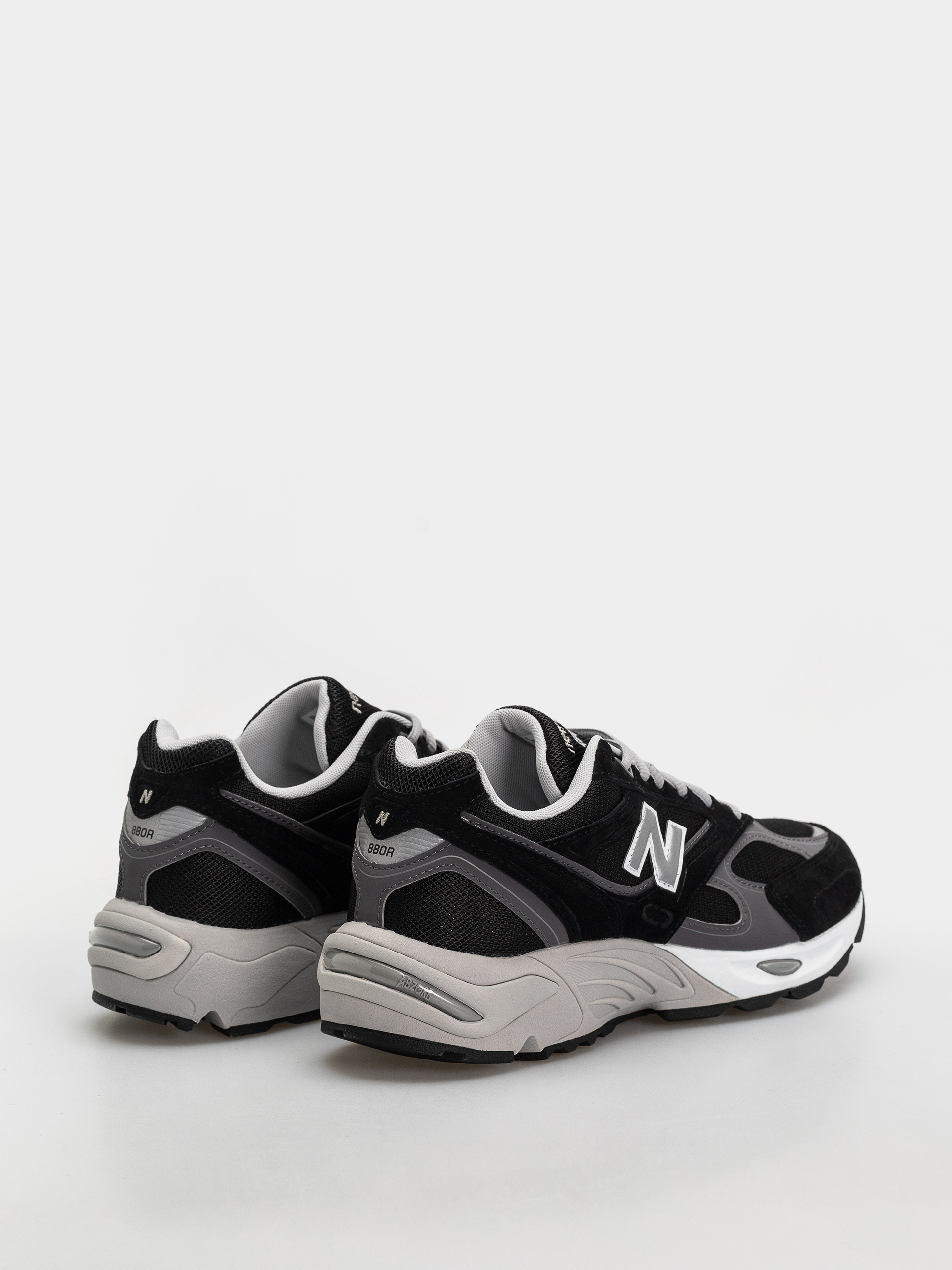 Обувки New Balance 880R (black/castlerock)