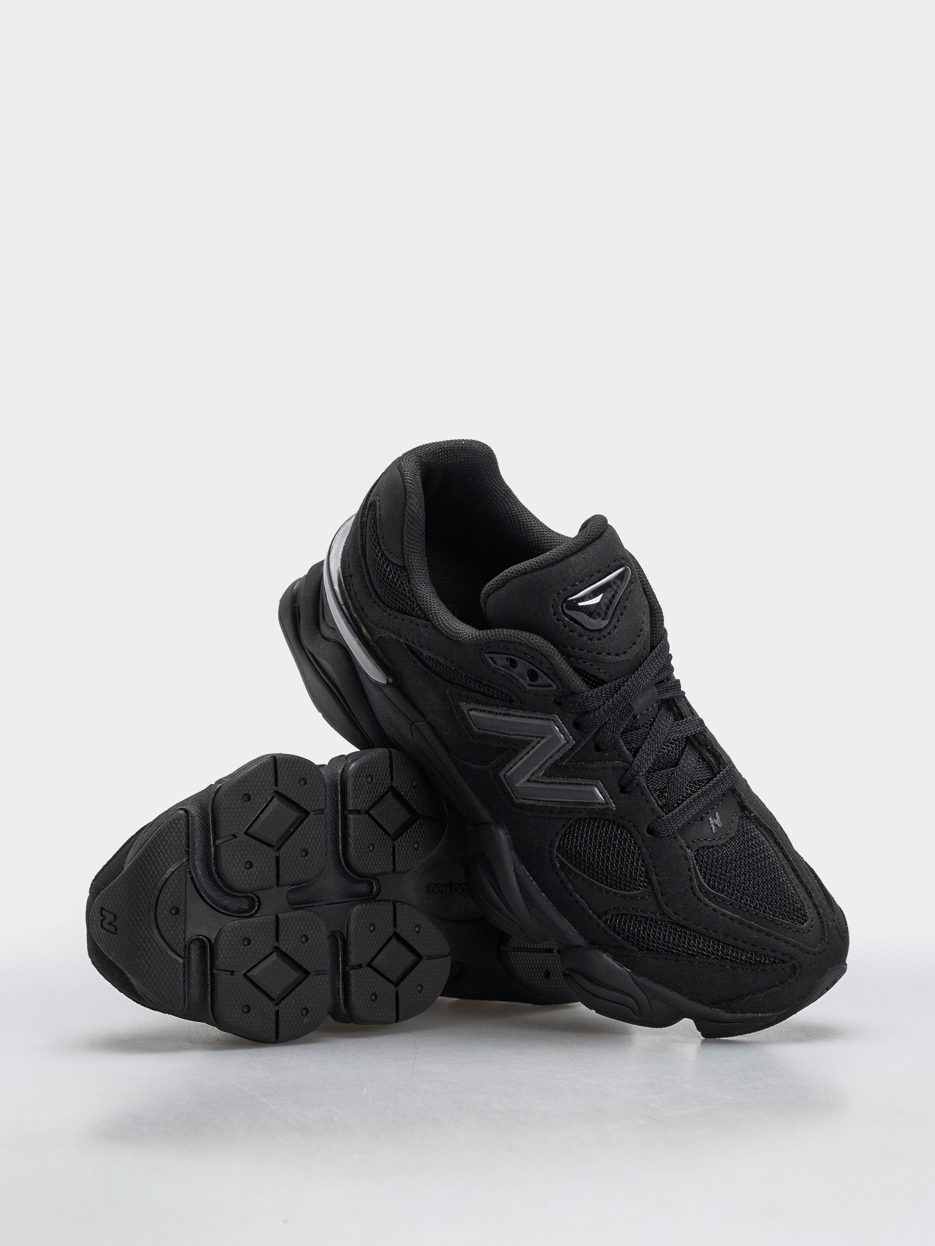 Обувки New Balance 9060 JR (black/phantom)