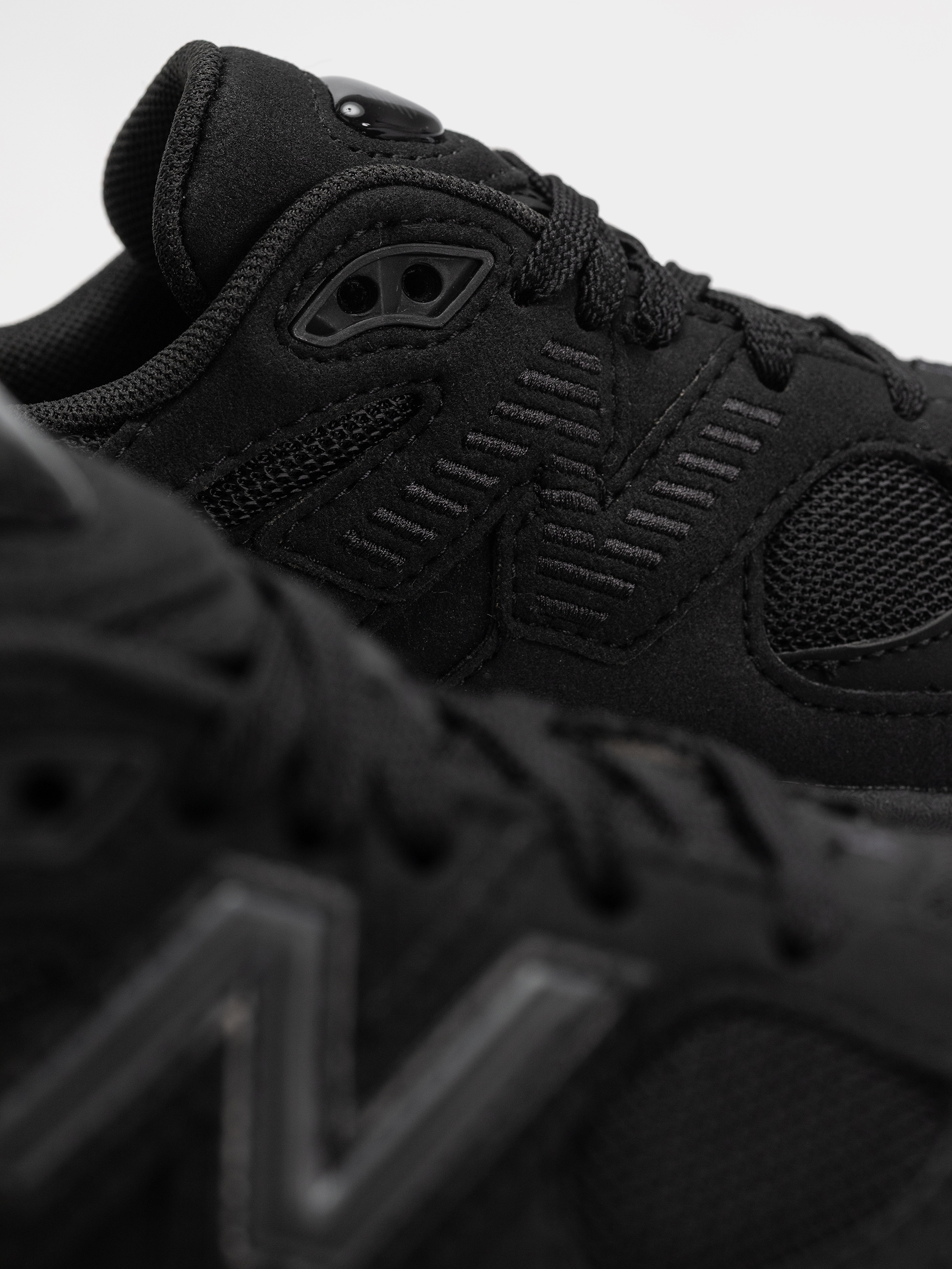 Обувки New Balance 9060 JR (black/phantom)