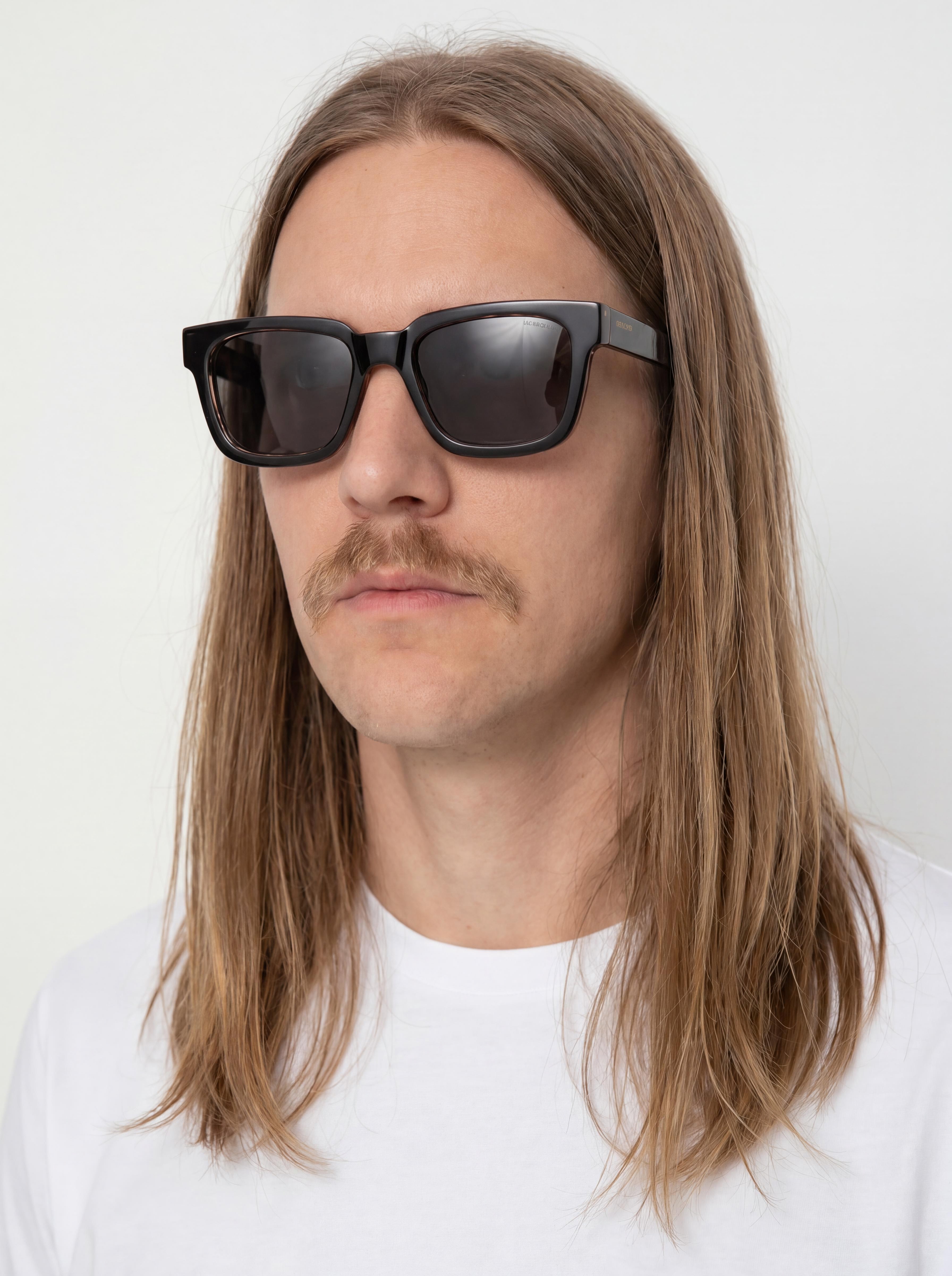 Komono u0421u043bu044au043du0447u0435u0432u0438 u043eu0447u0438u043bu0430 Bobby (black tortoise)