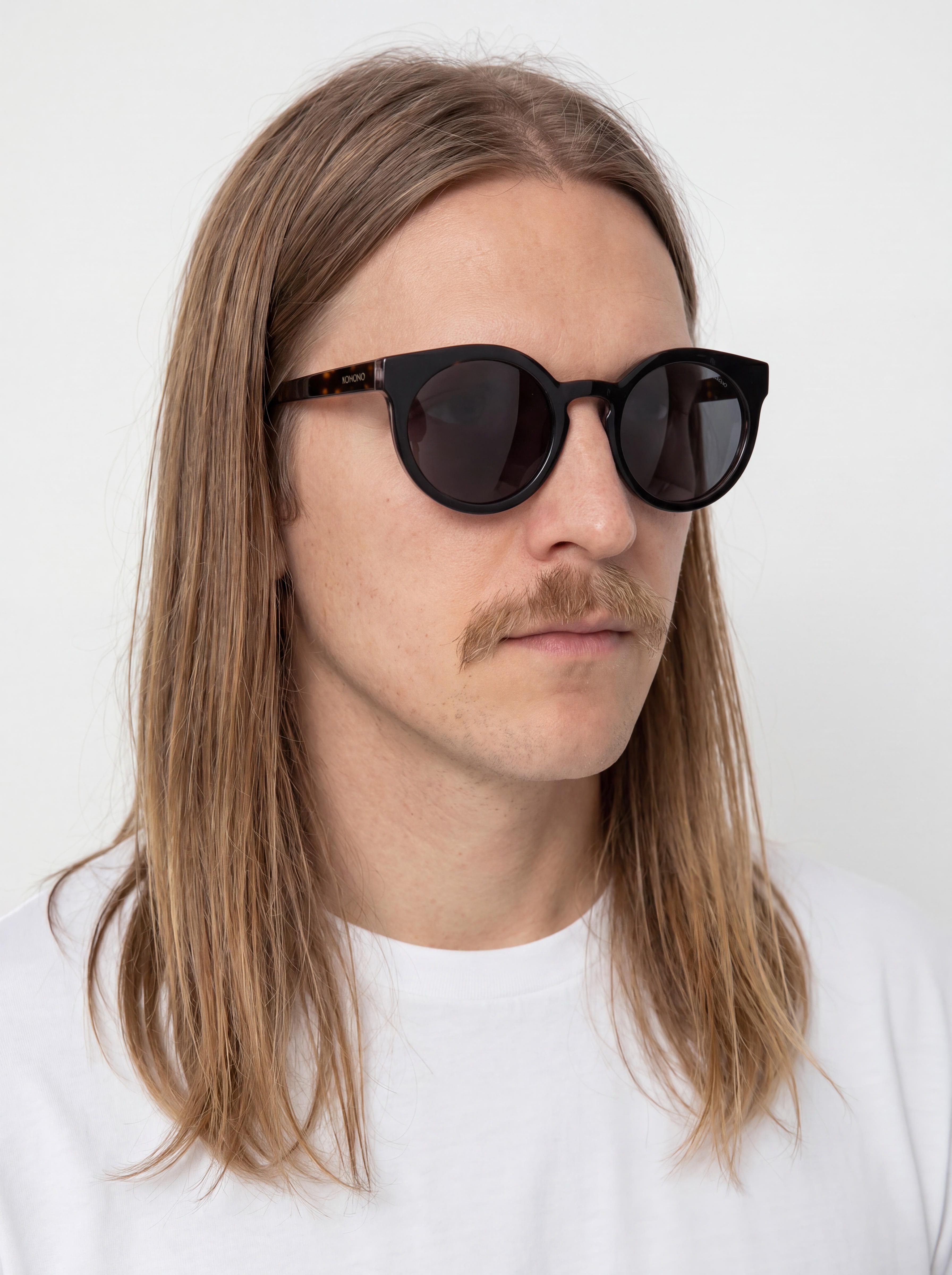 u0421u043bu044au043du0447u0435u0432u0438 u043eu0447u0438u043bu0430 Komono Lulu (black tortoise)