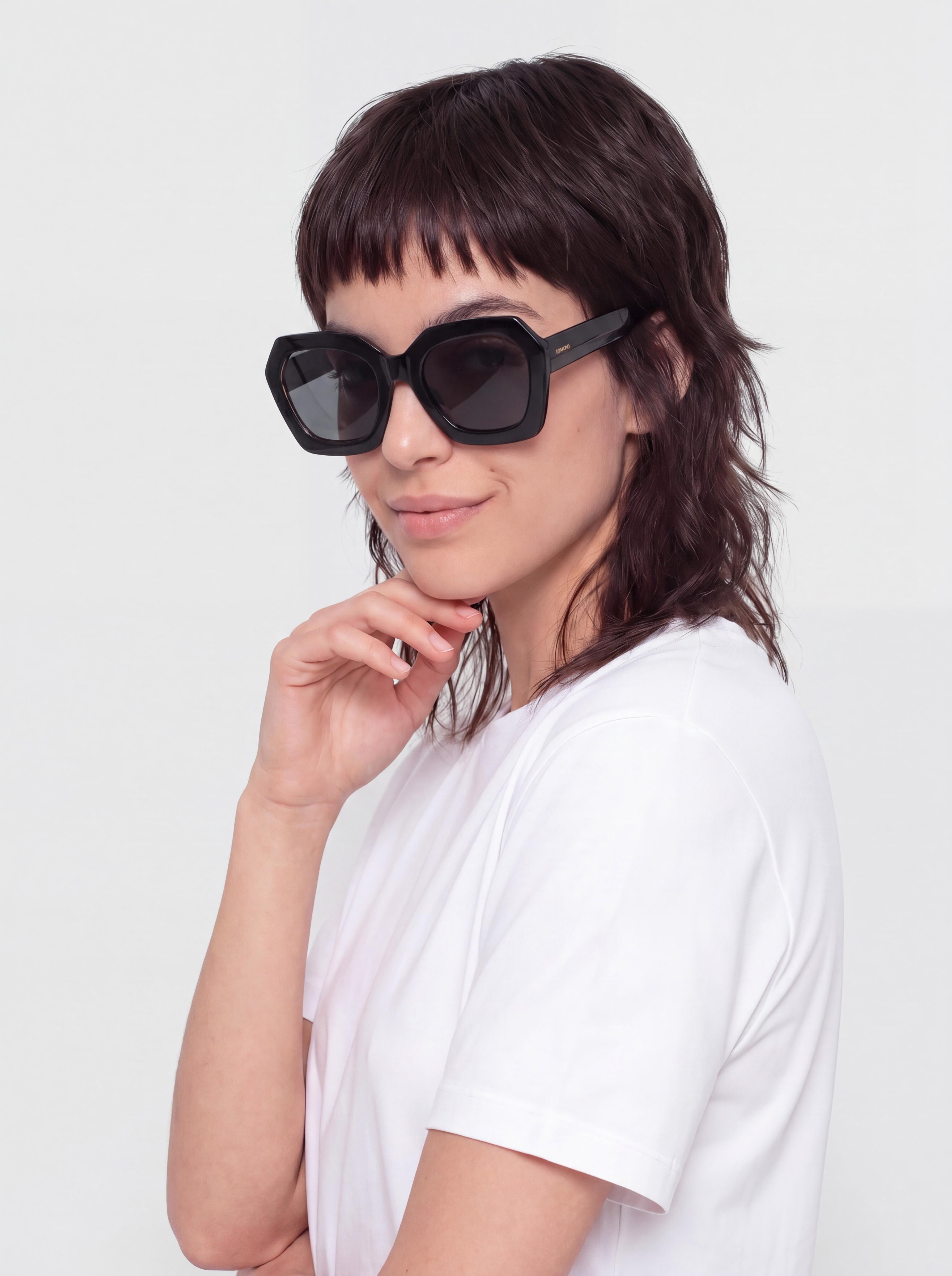 u0421u043bu044au043du0447u0435u0432u0438 u043eu0447u0438u043bu0430 Komono Gwen (black tortoise)