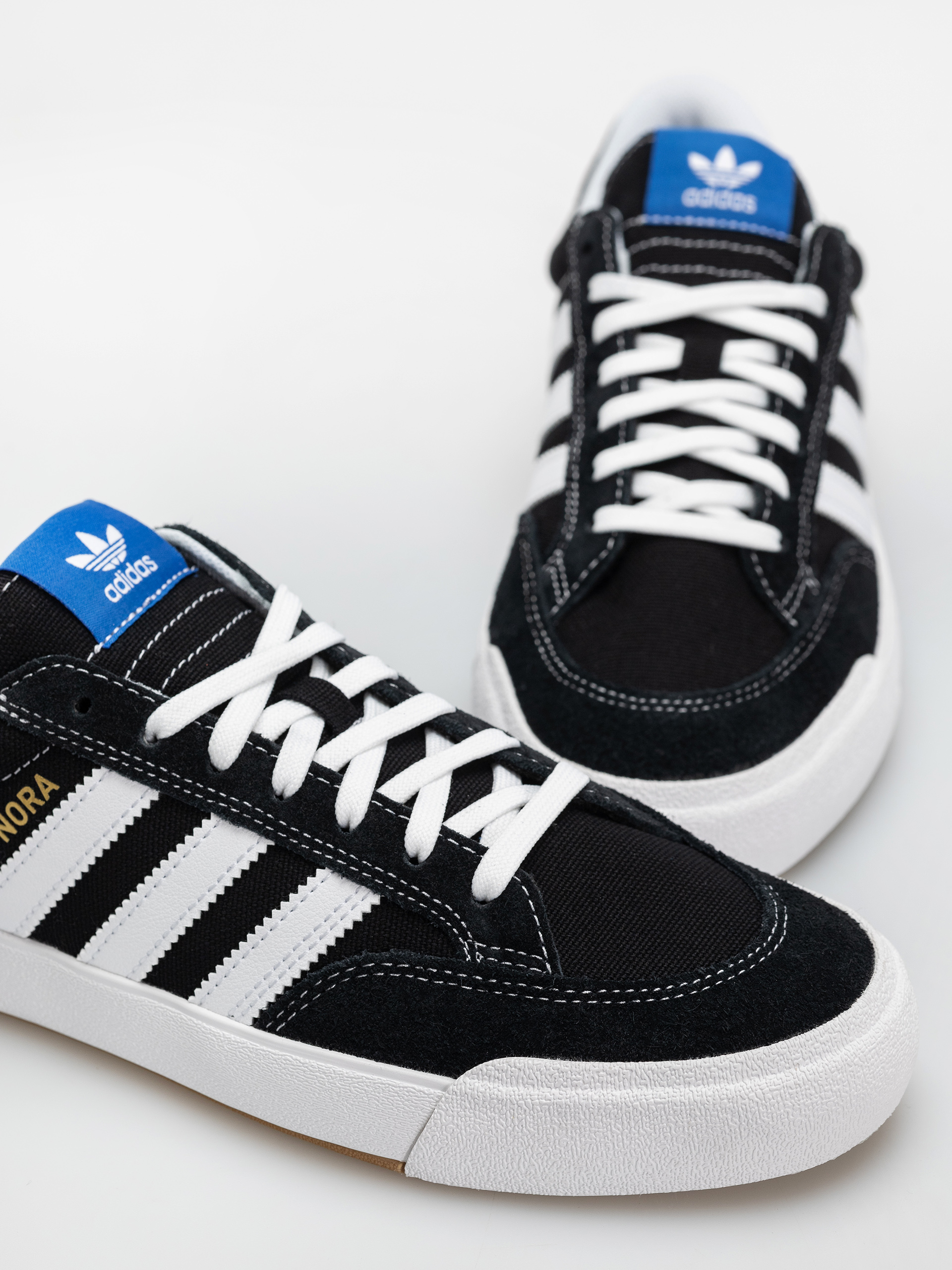Обувки adidas Nora (cblack/ftwwht/blubir)
