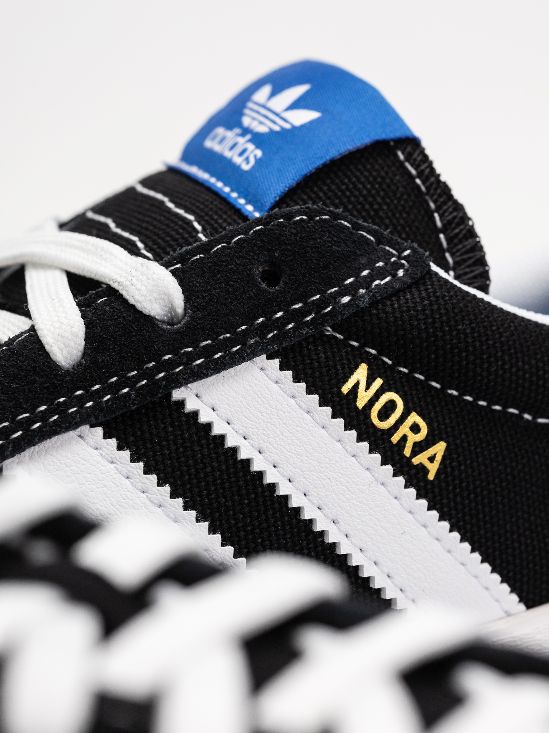 Обувки adidas Nora (cblack/ftwwht/blubir)
