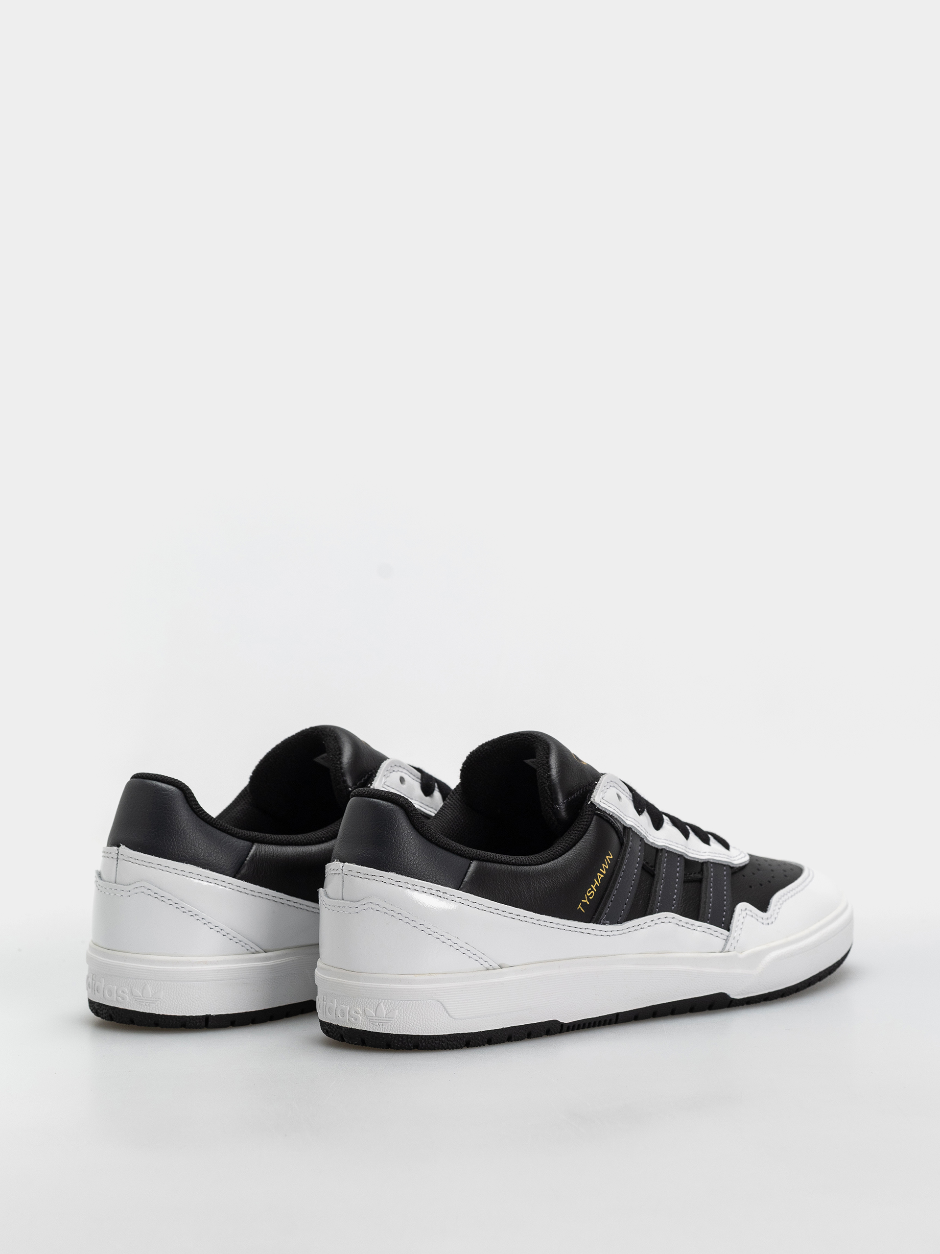 Обувки adidas Tyshawn II (cblack/carbon/ftwwht)