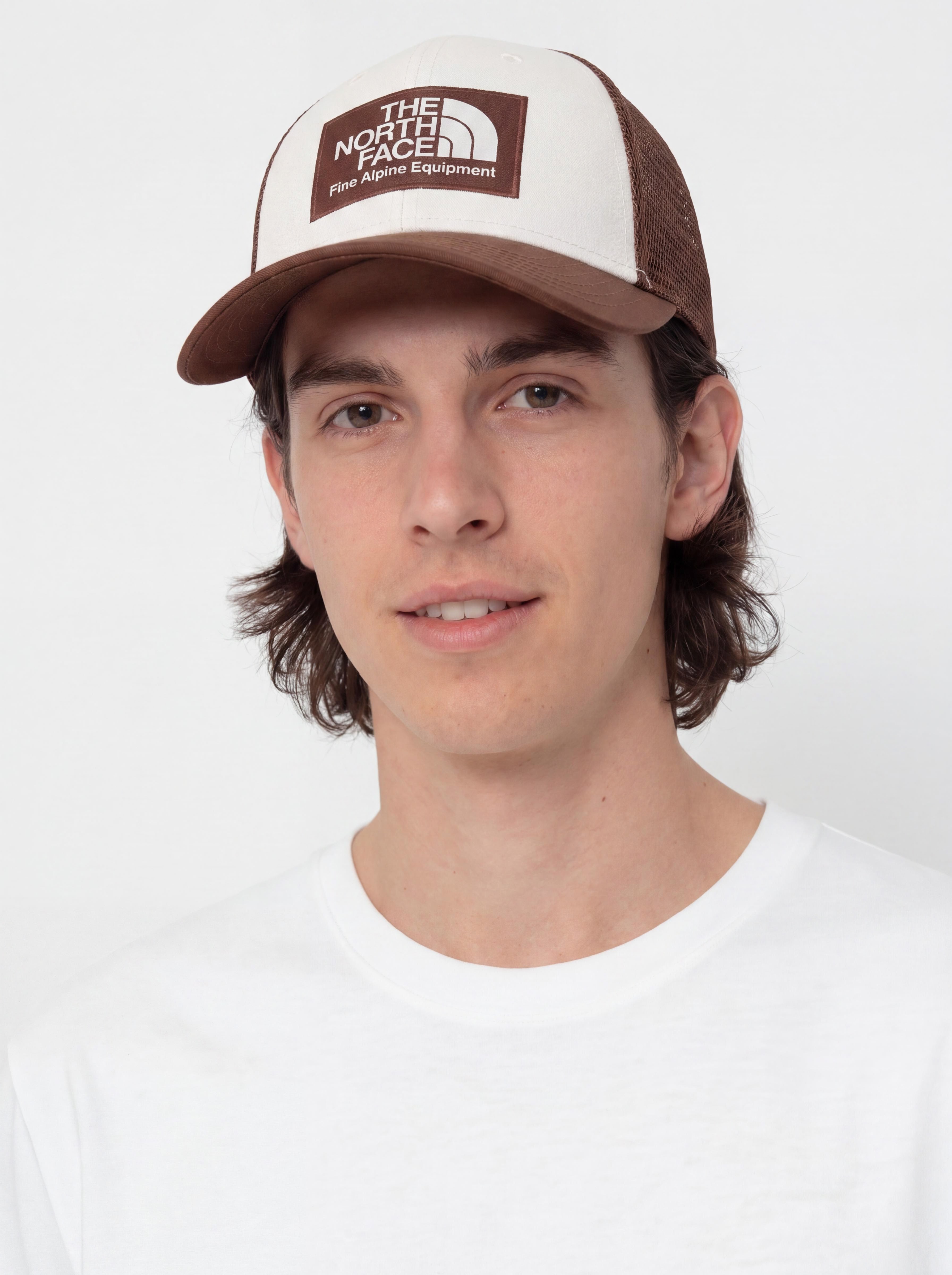 Шапка с козирка The North Face Mudder Trucker