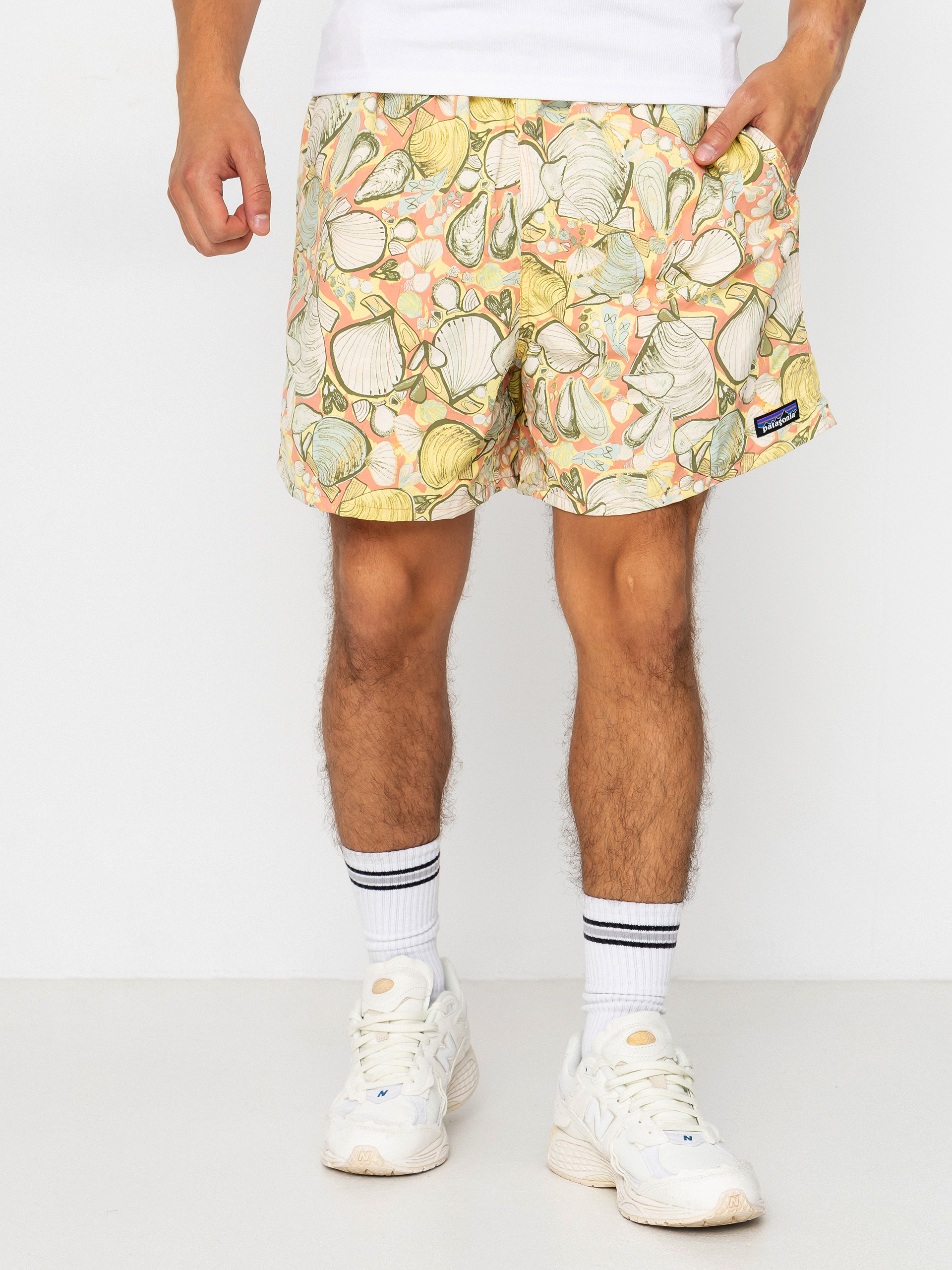 u041au044au0441u0438 u043fu0430u043du0442u0430u043bu043eu043du0438 Patagonia Baggies 5in (shelly shelly/mellow melon)