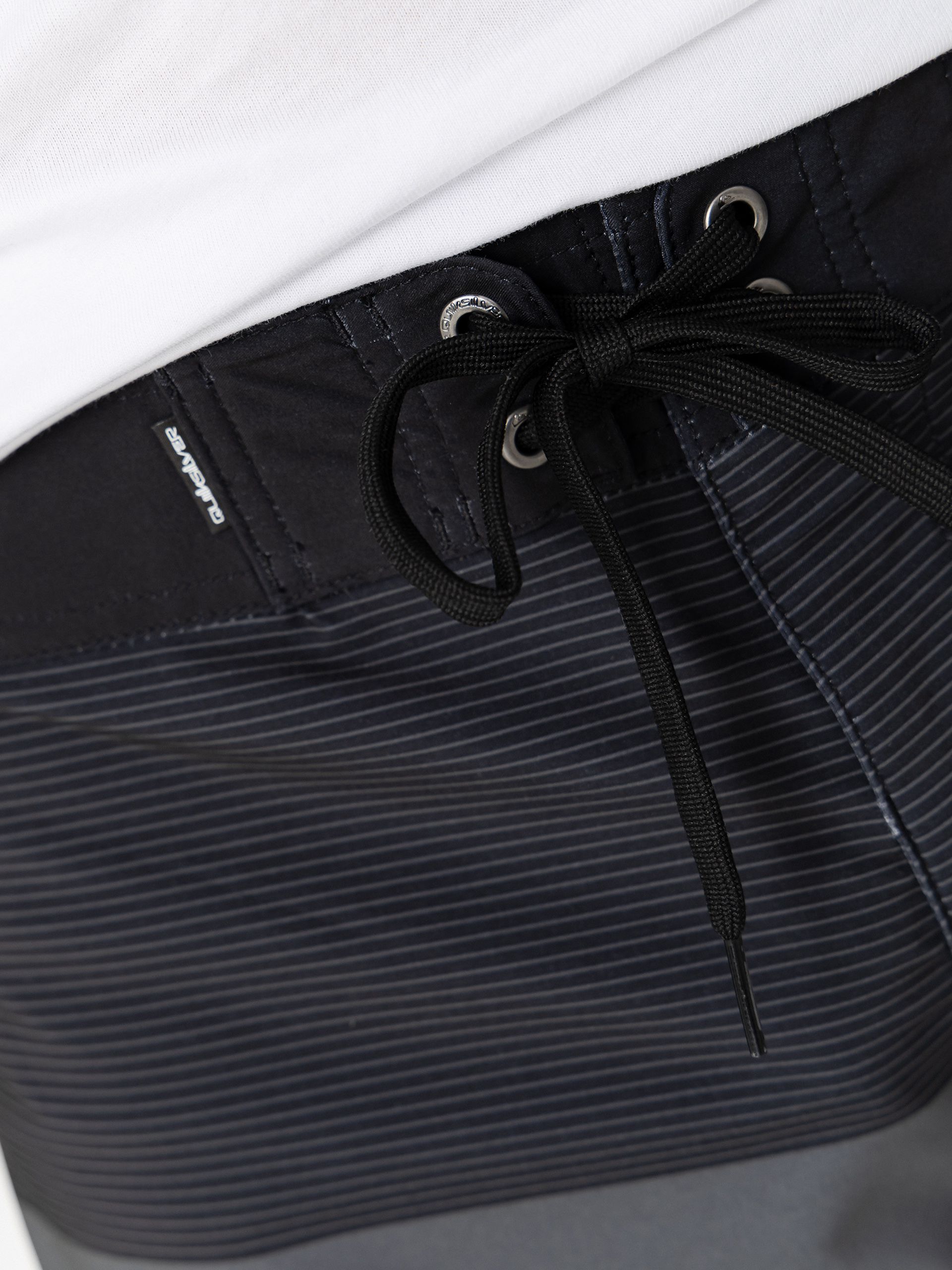 Плажни къси панталони Quiksilver Surfsilk Scallop 18 (black tijuana)