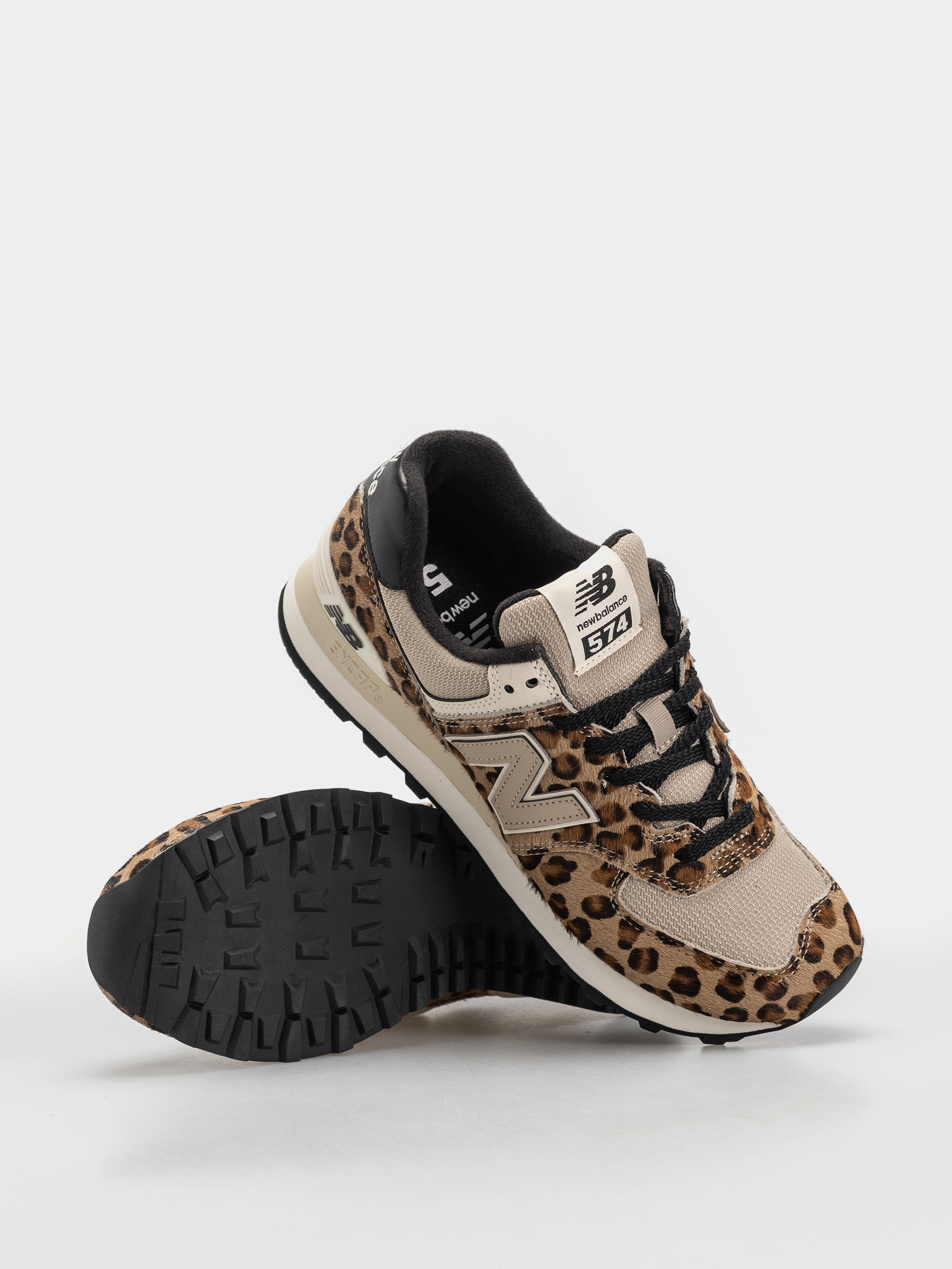 Обувки New Balance 574 Wmn (stoneware/linen/black)