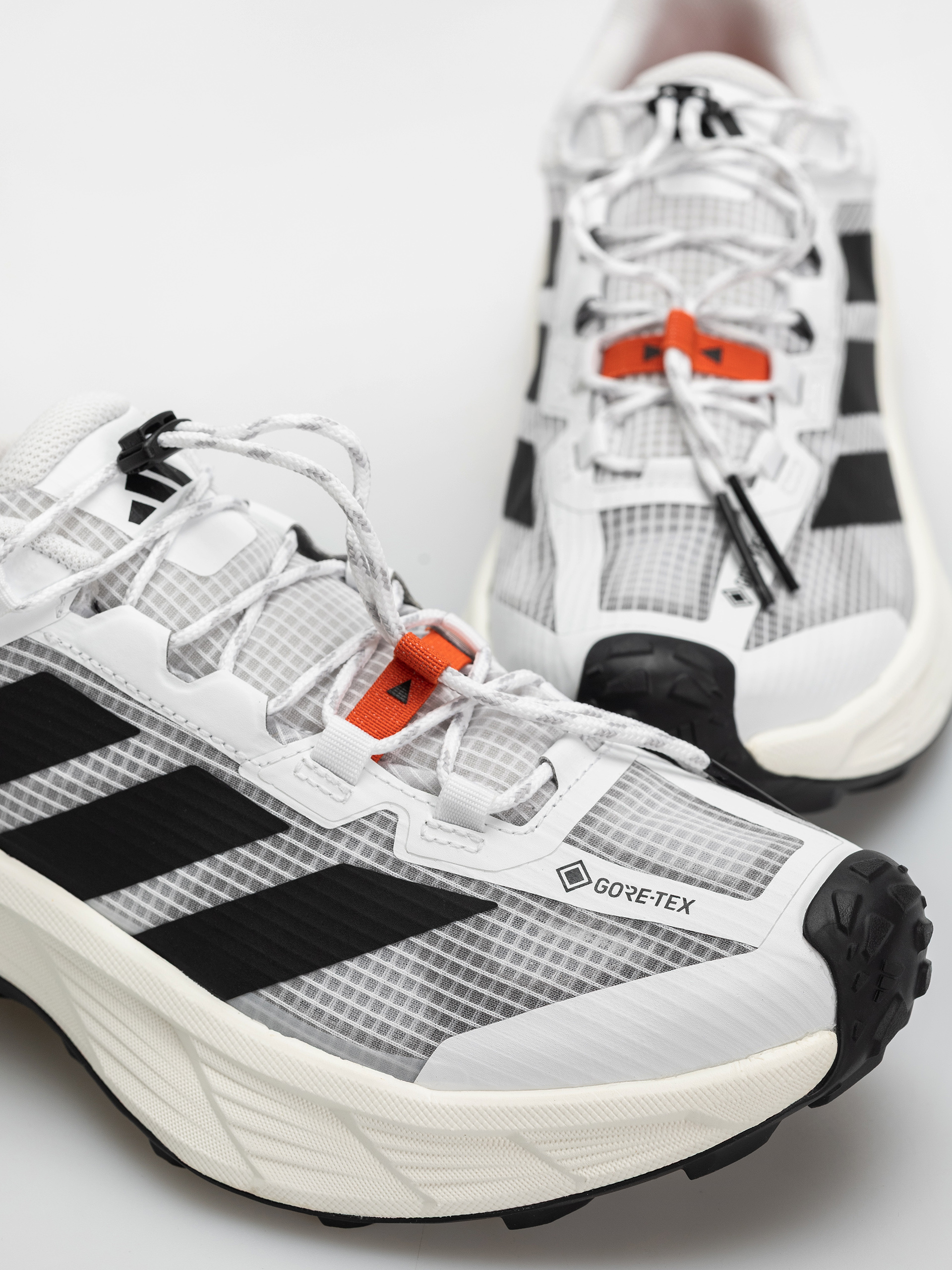Обувки adidas Terrex Freehiker Sl (ftwwht/cblack/seimor)