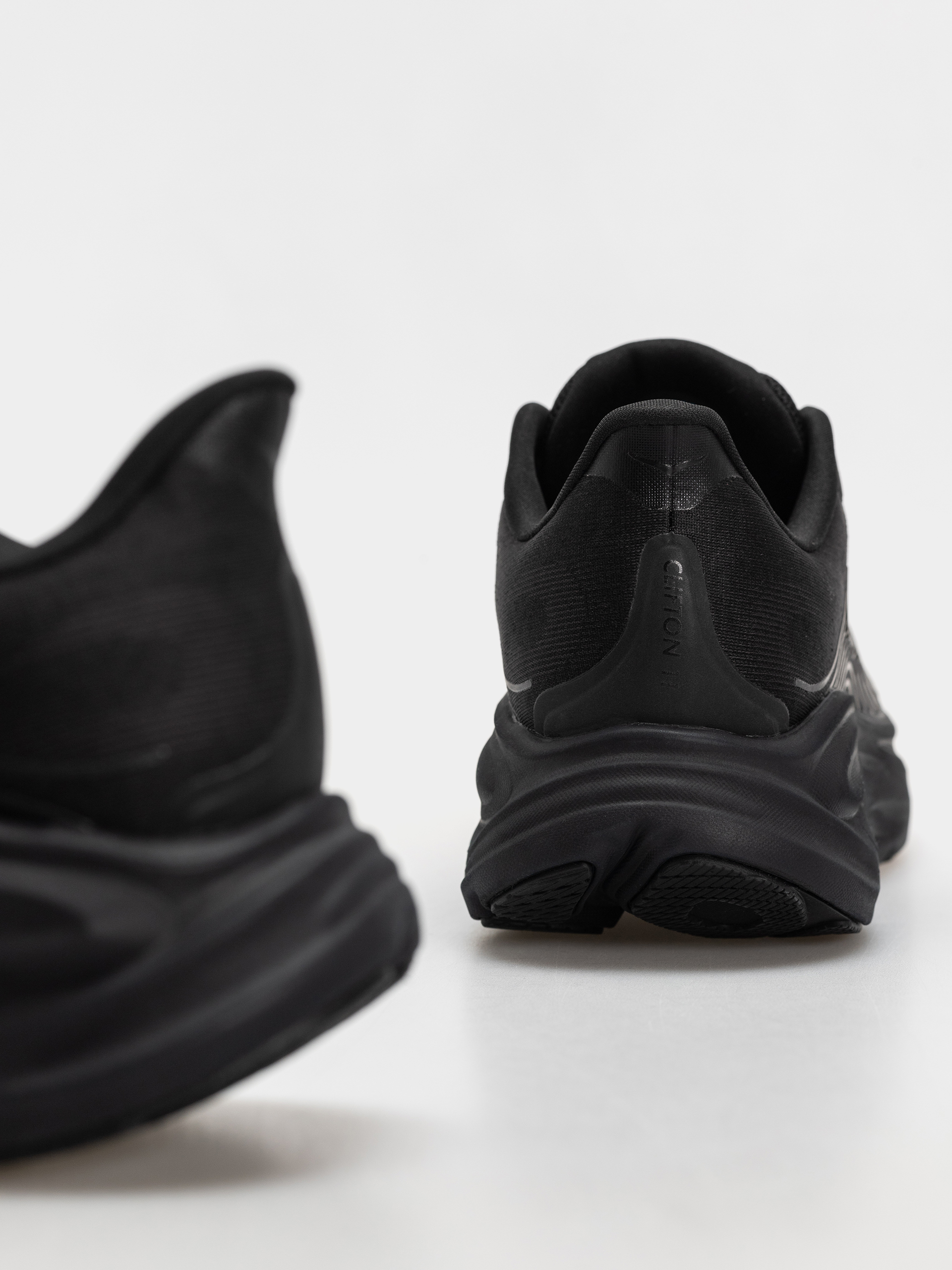 Обувки Hoka Clifton 11 (black/black)
