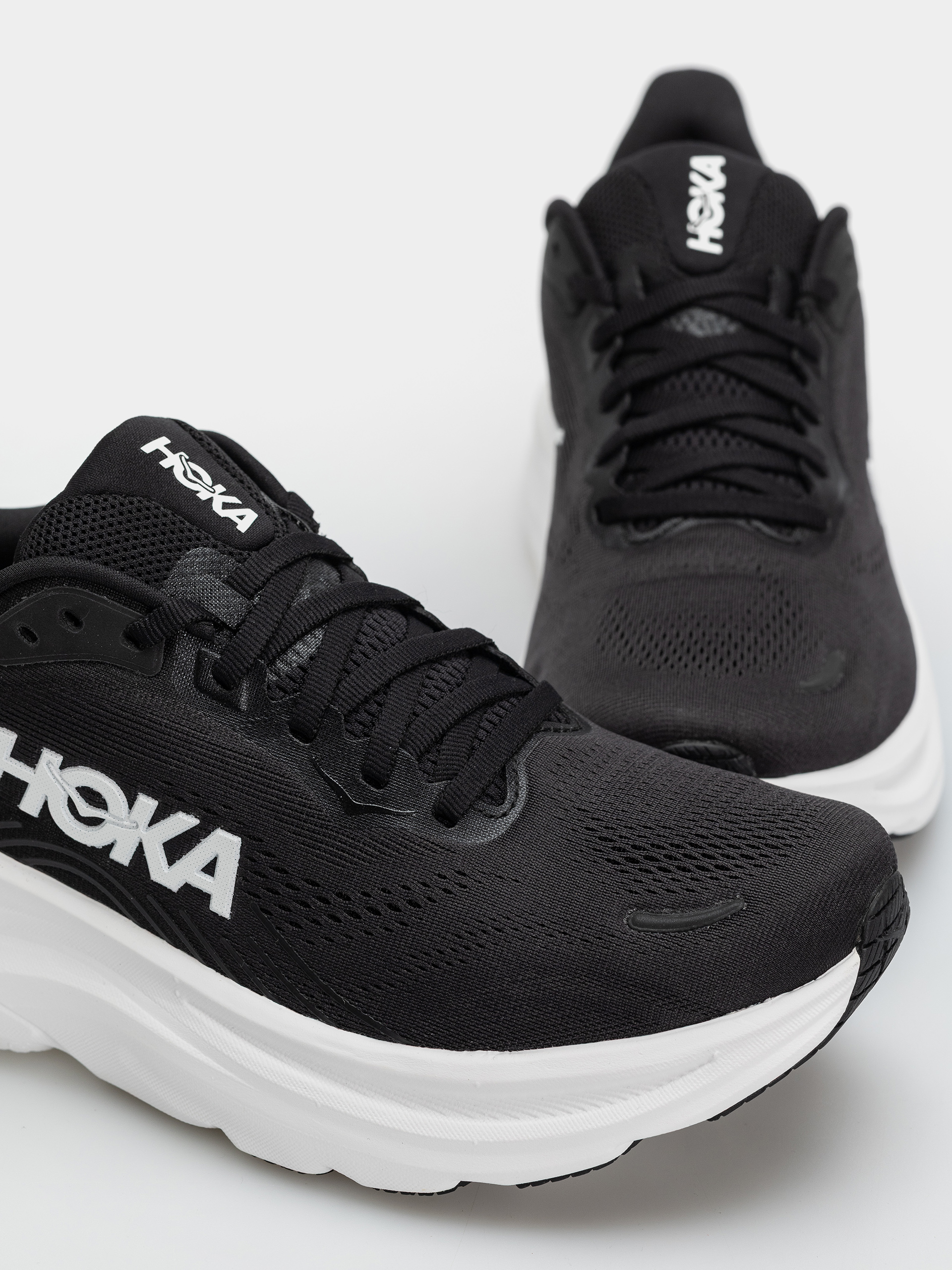 Обувки Hoka Clifton 11 (black/white)