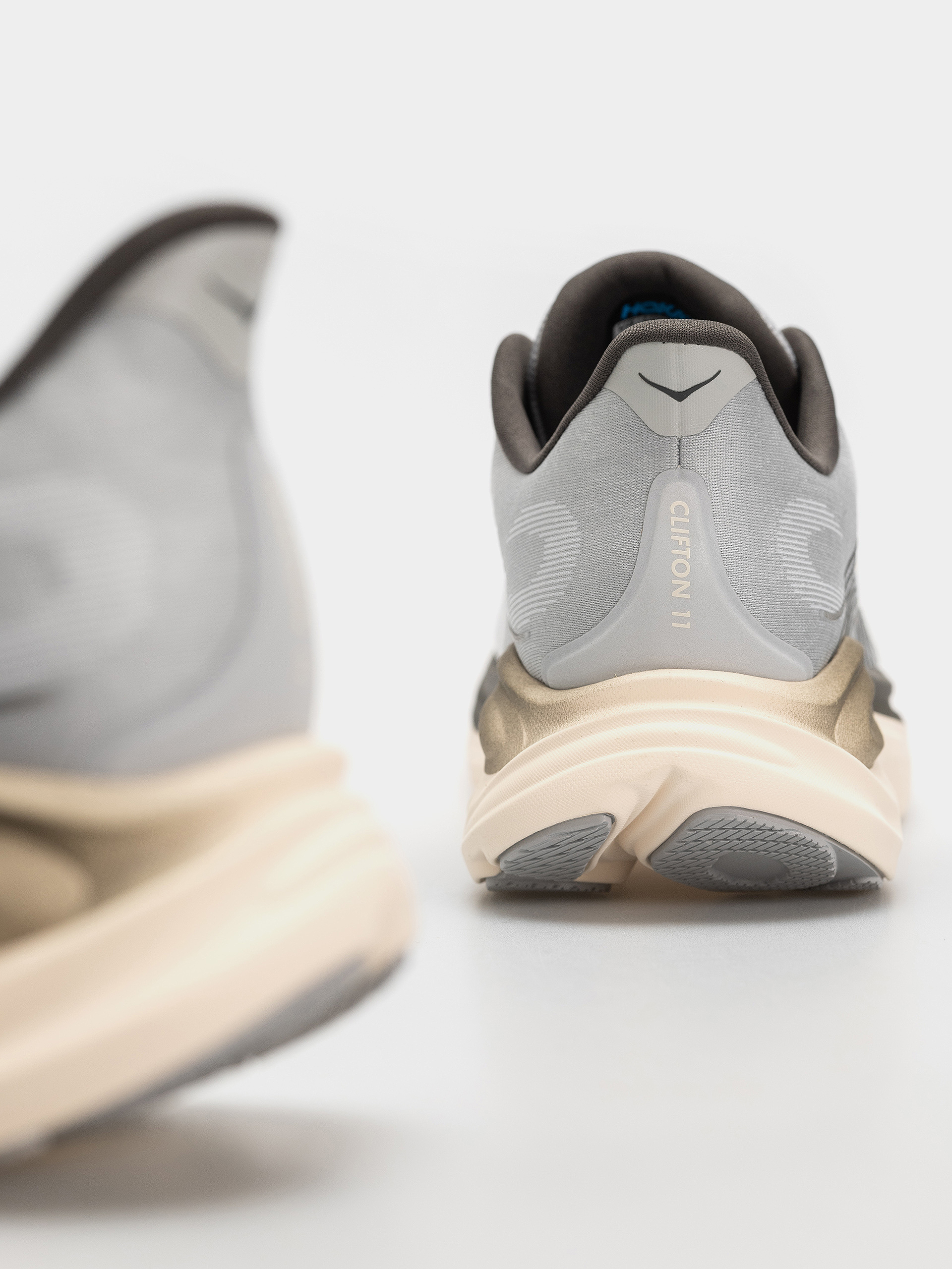 Обувки Hoka Clifton 11 (stardust/alabaster)