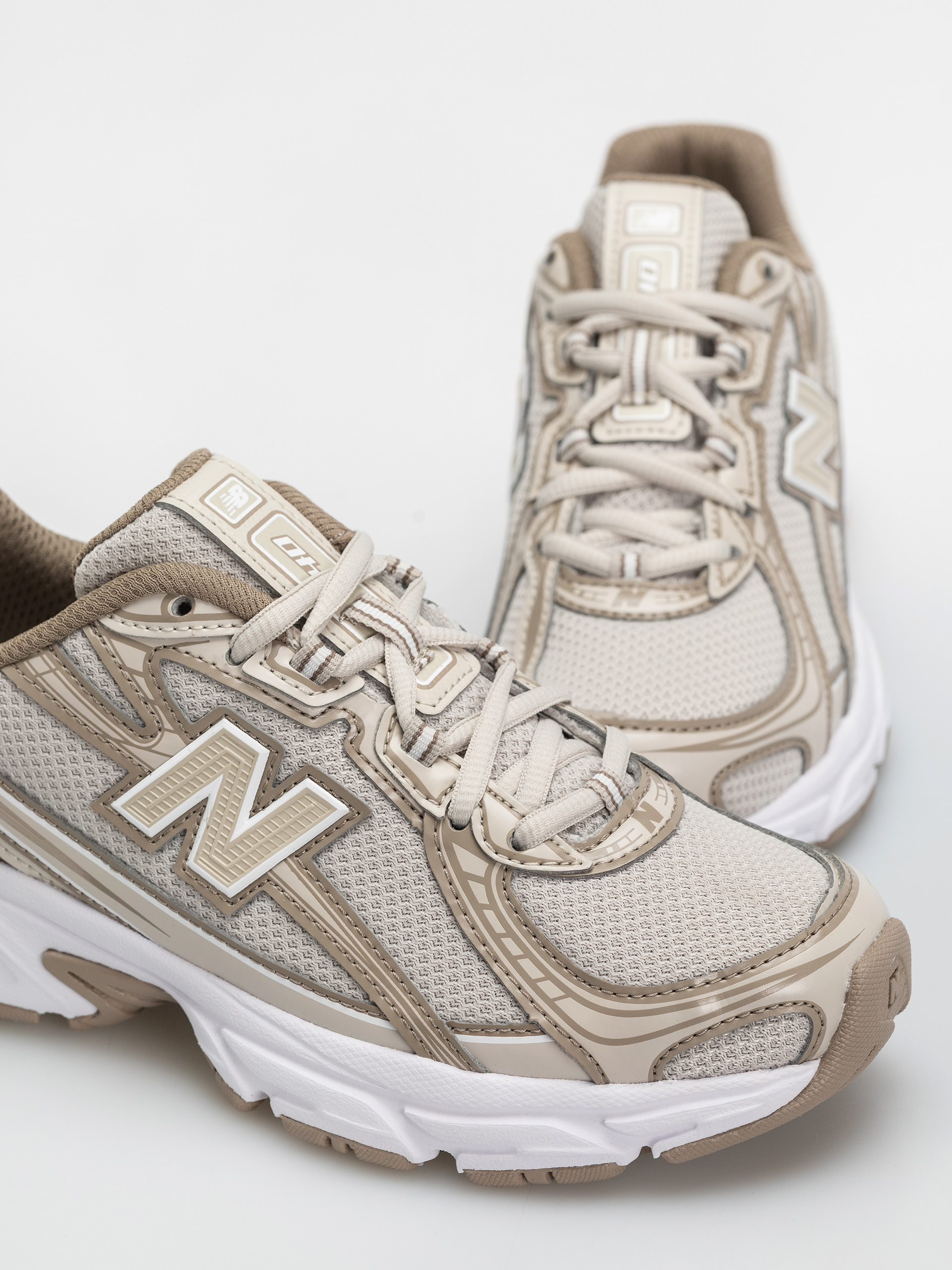 Обувки New Balance 740 JR (timberwolf/driftwood)