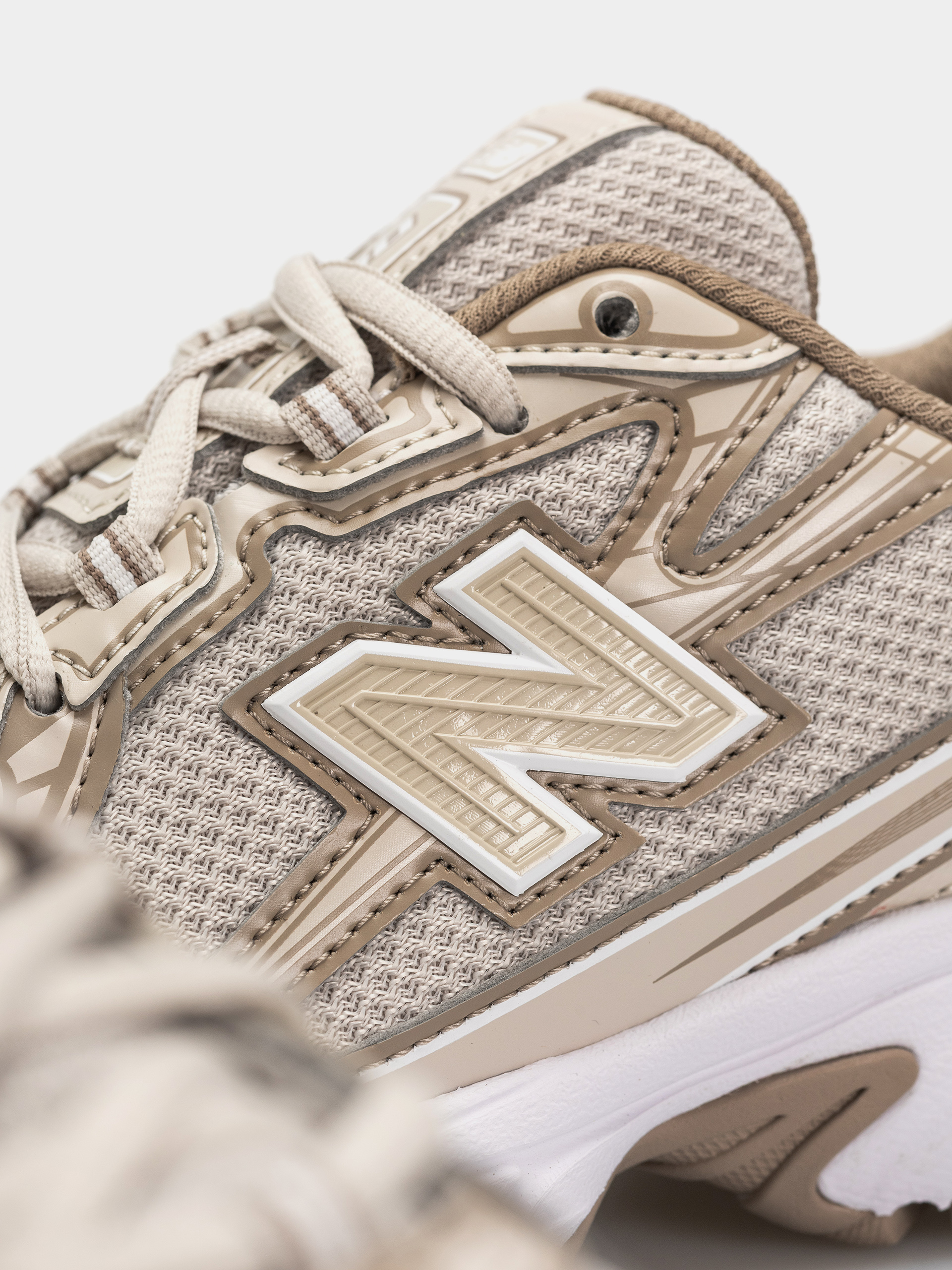 Обувки New Balance 740 JR (timberwolf/driftwood)