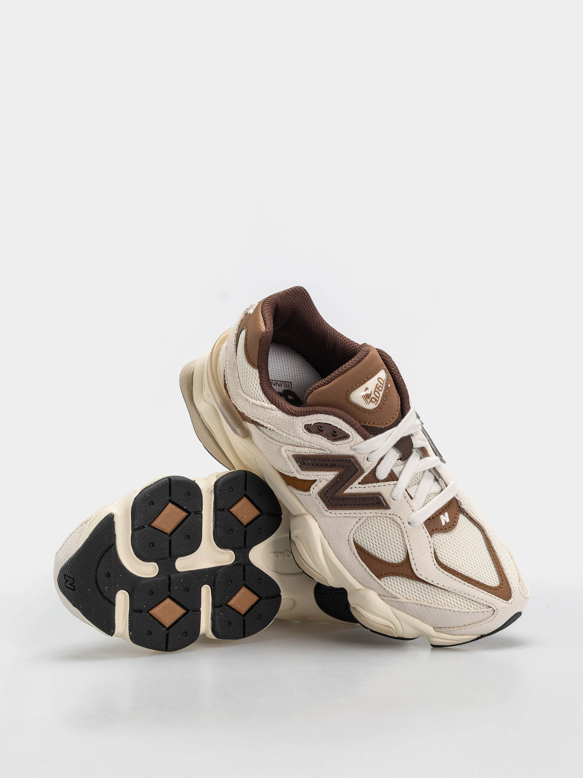 Обувки New Balance 9060 JR (breakfast tea/angora)