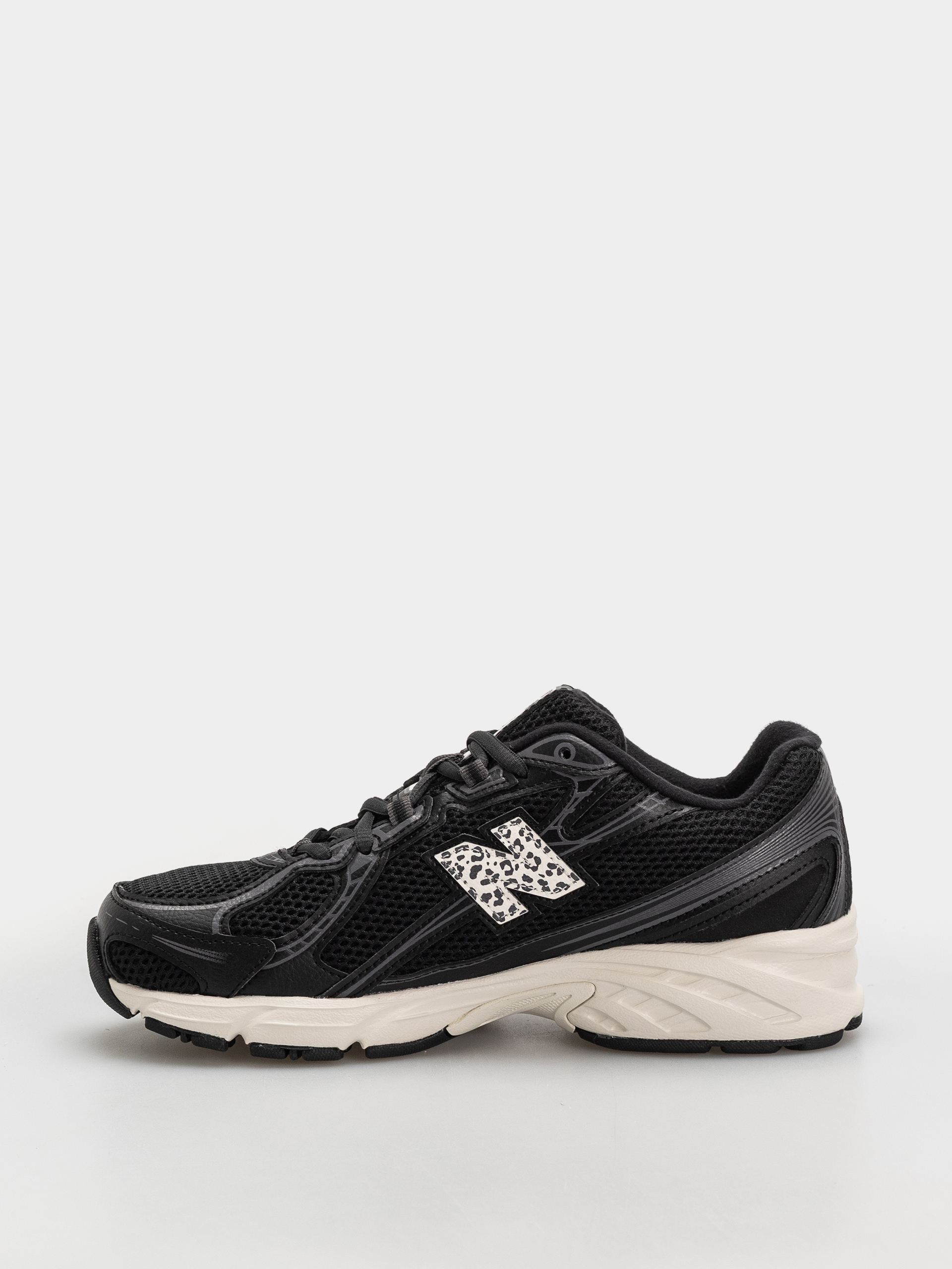 Обувки New Balance 740 (black/sea salt)