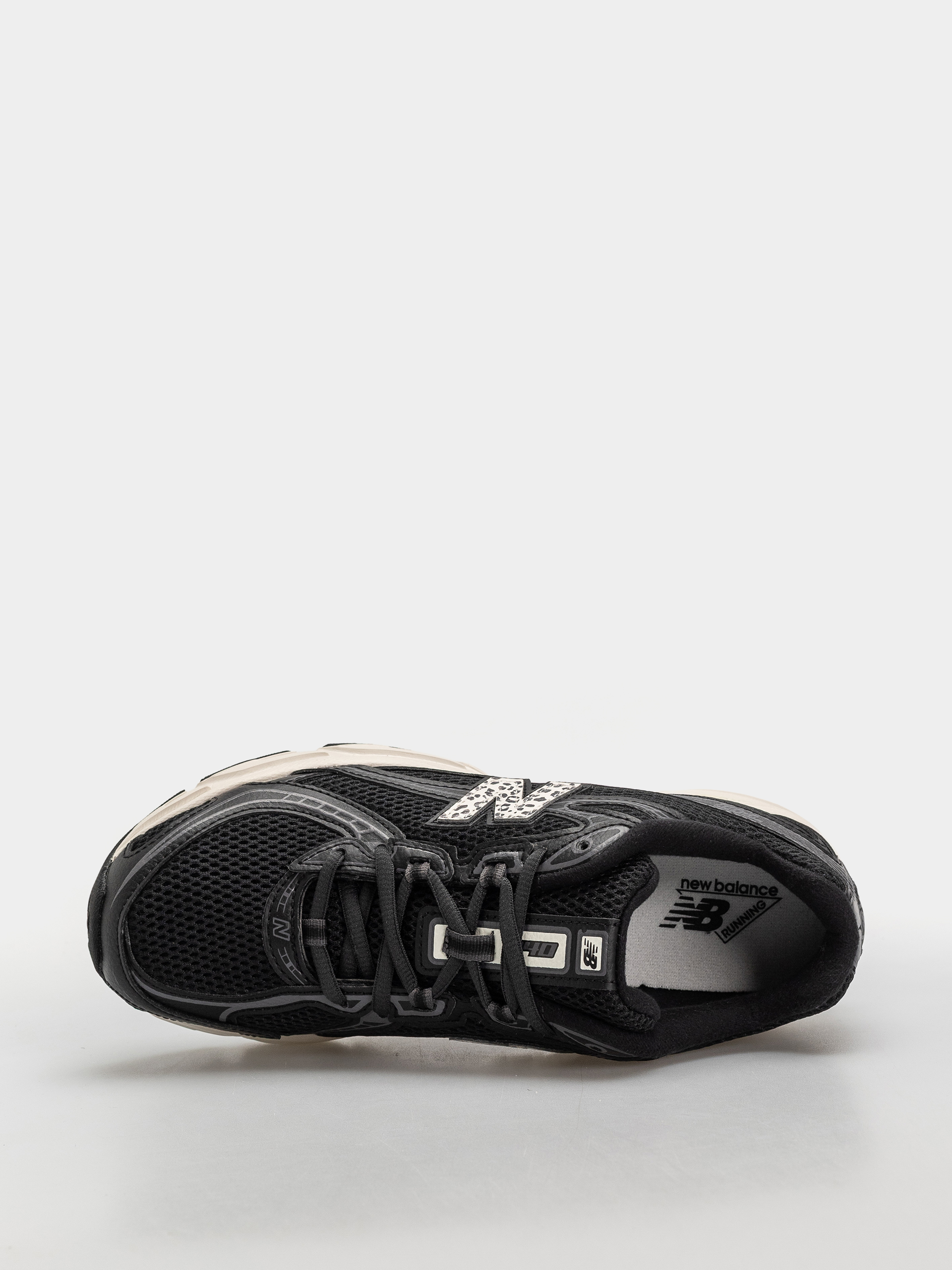 Обувки New Balance 740 (black/sea salt)
