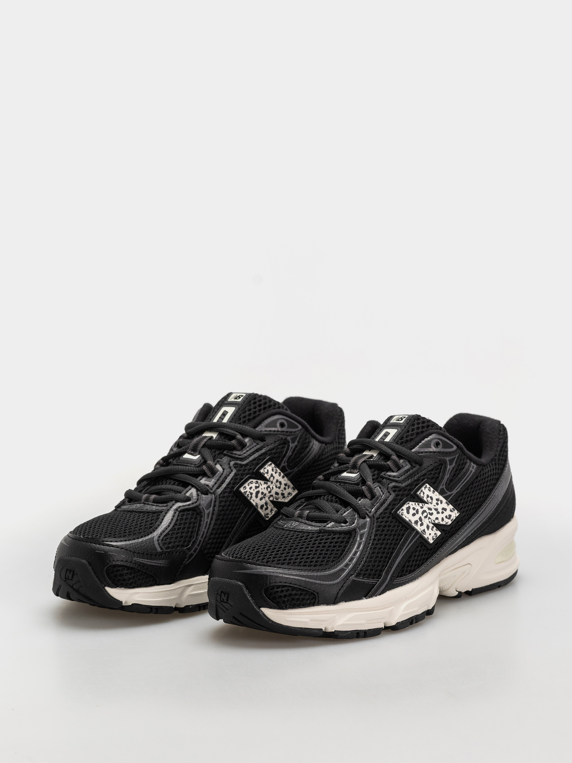 Обувки New Balance 740 (black/sea salt)