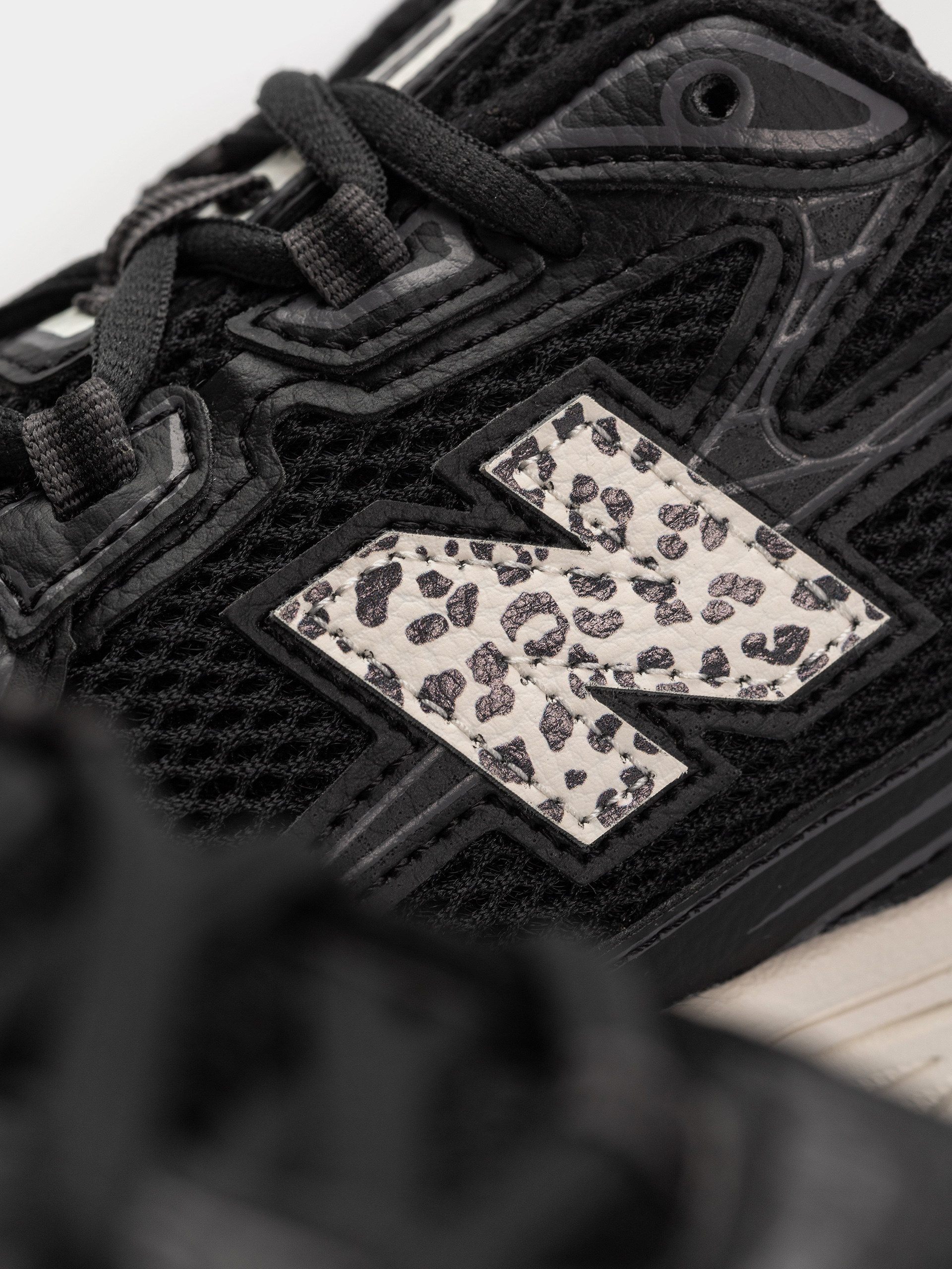 Обувки New Balance 740 (black/sea salt)