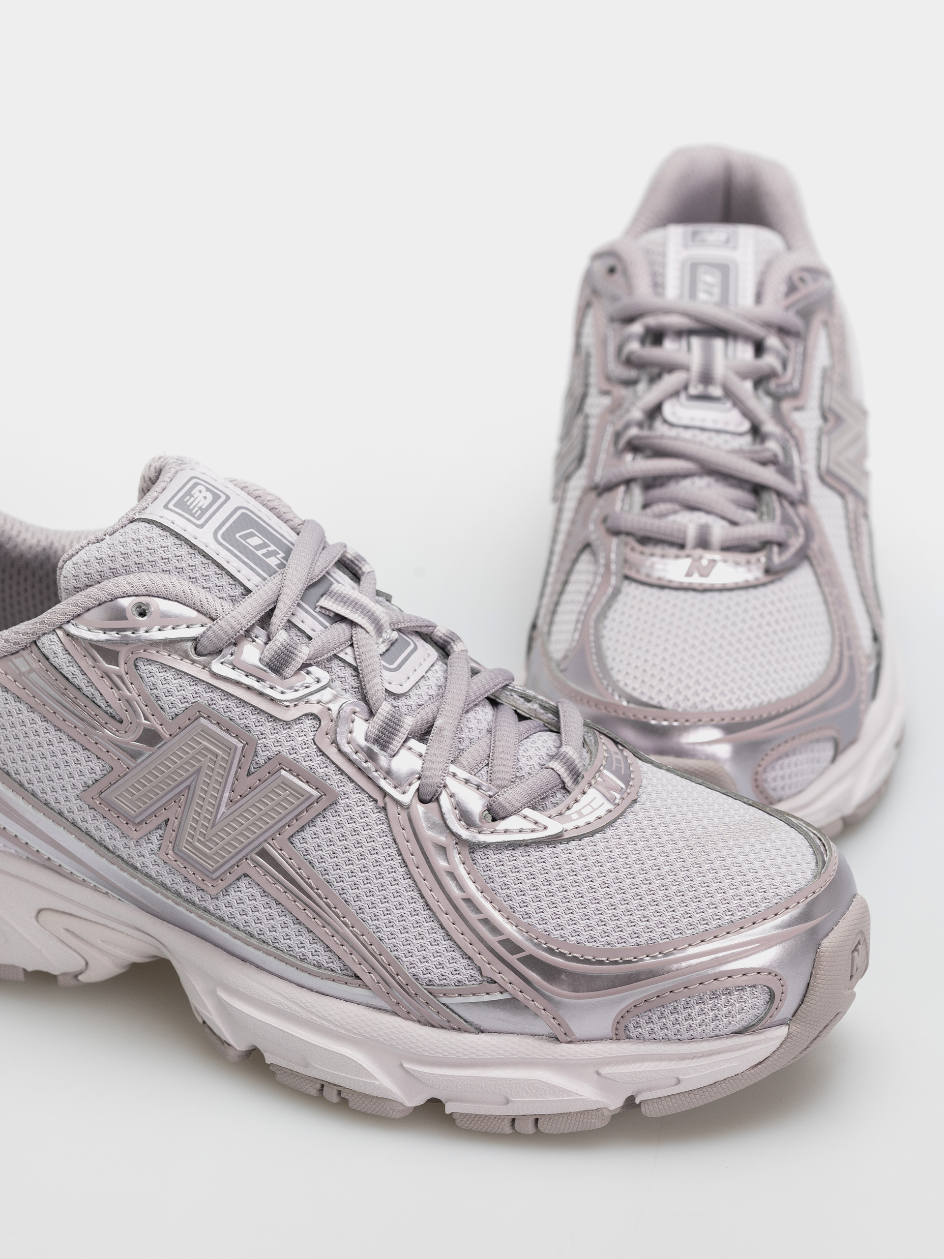 Обувки New Balance 740 (horizon grey/truffle metallic)