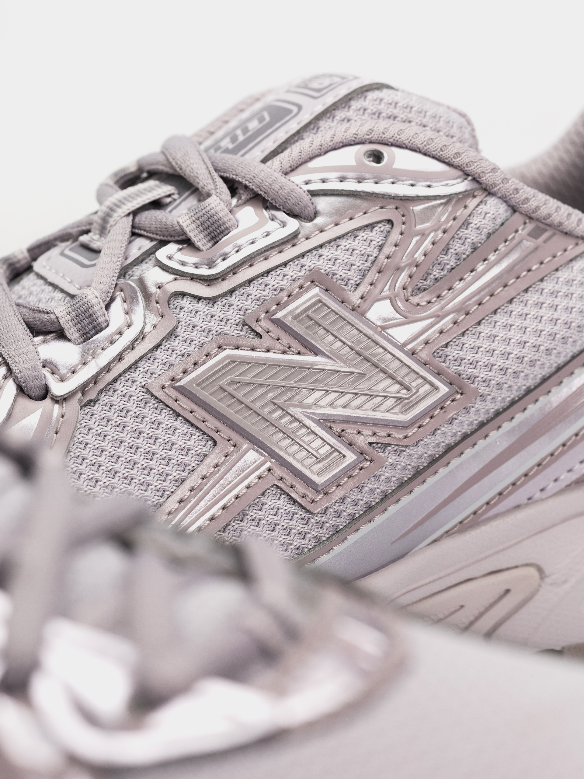 Обувки New Balance 740 (horizon grey/truffle metallic)