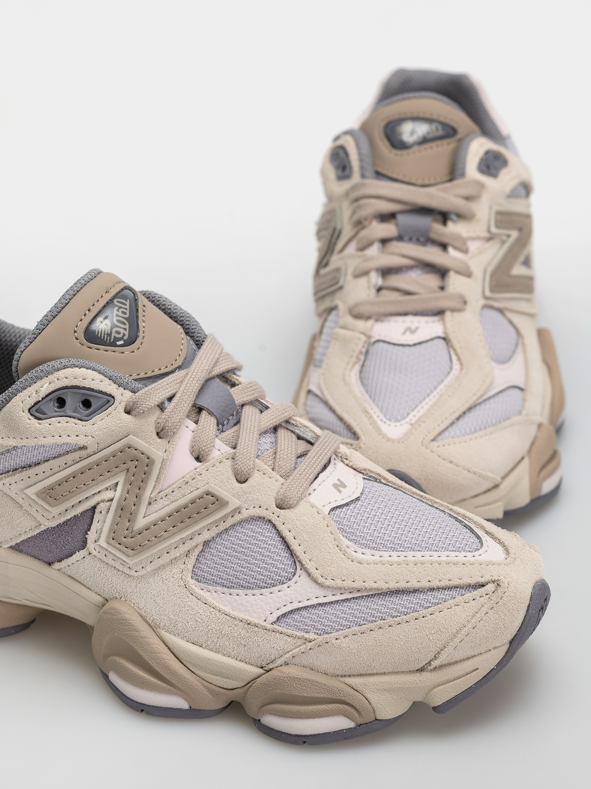 Обувки New Balance 9060 (timberwolf/driftwood)