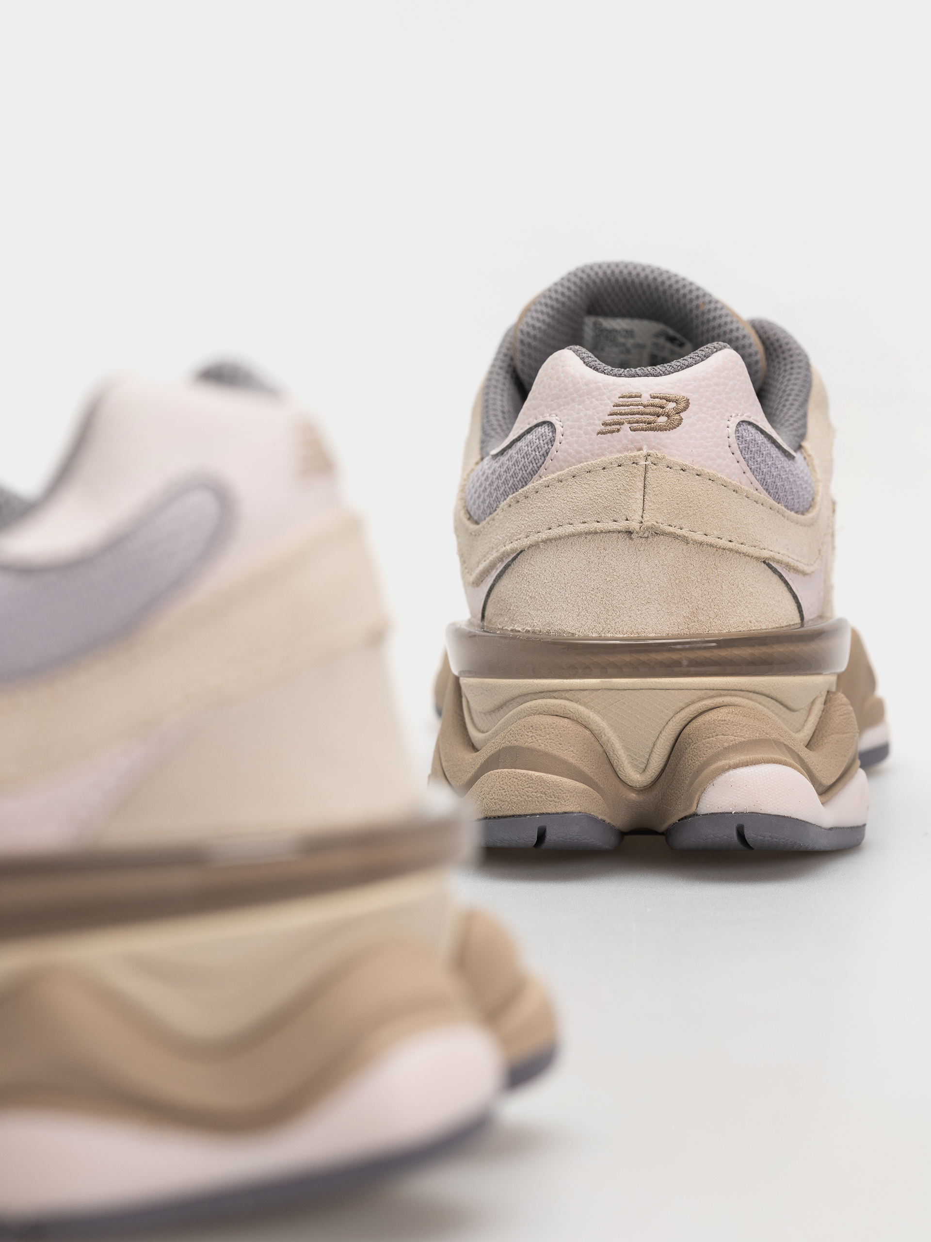 Обувки New Balance 9060 (timberwolf/driftwood)